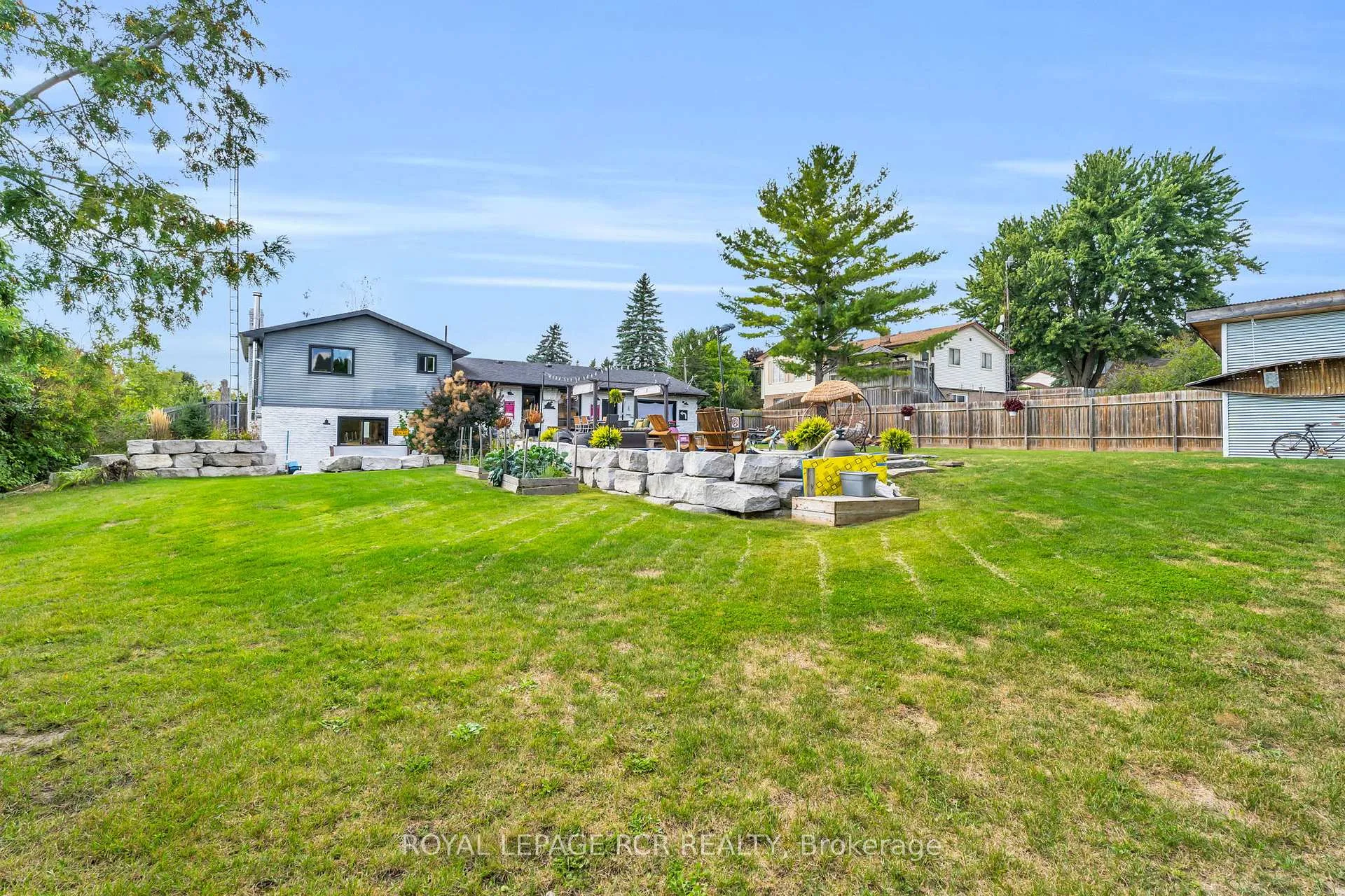 Photo 40 of 9 Ianson Drive, Scugog, Rural Scugog — HOMEH