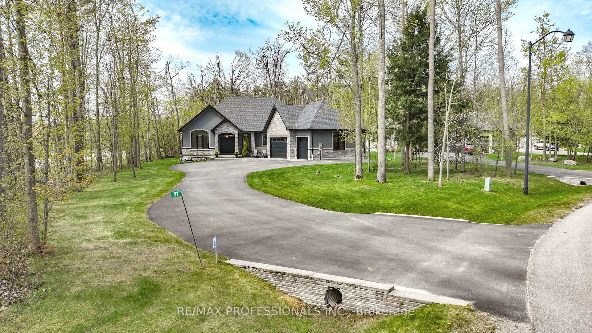 Photo 2 of 21 Boothby Crescent, Springwater, Snow Valley — HOMEH