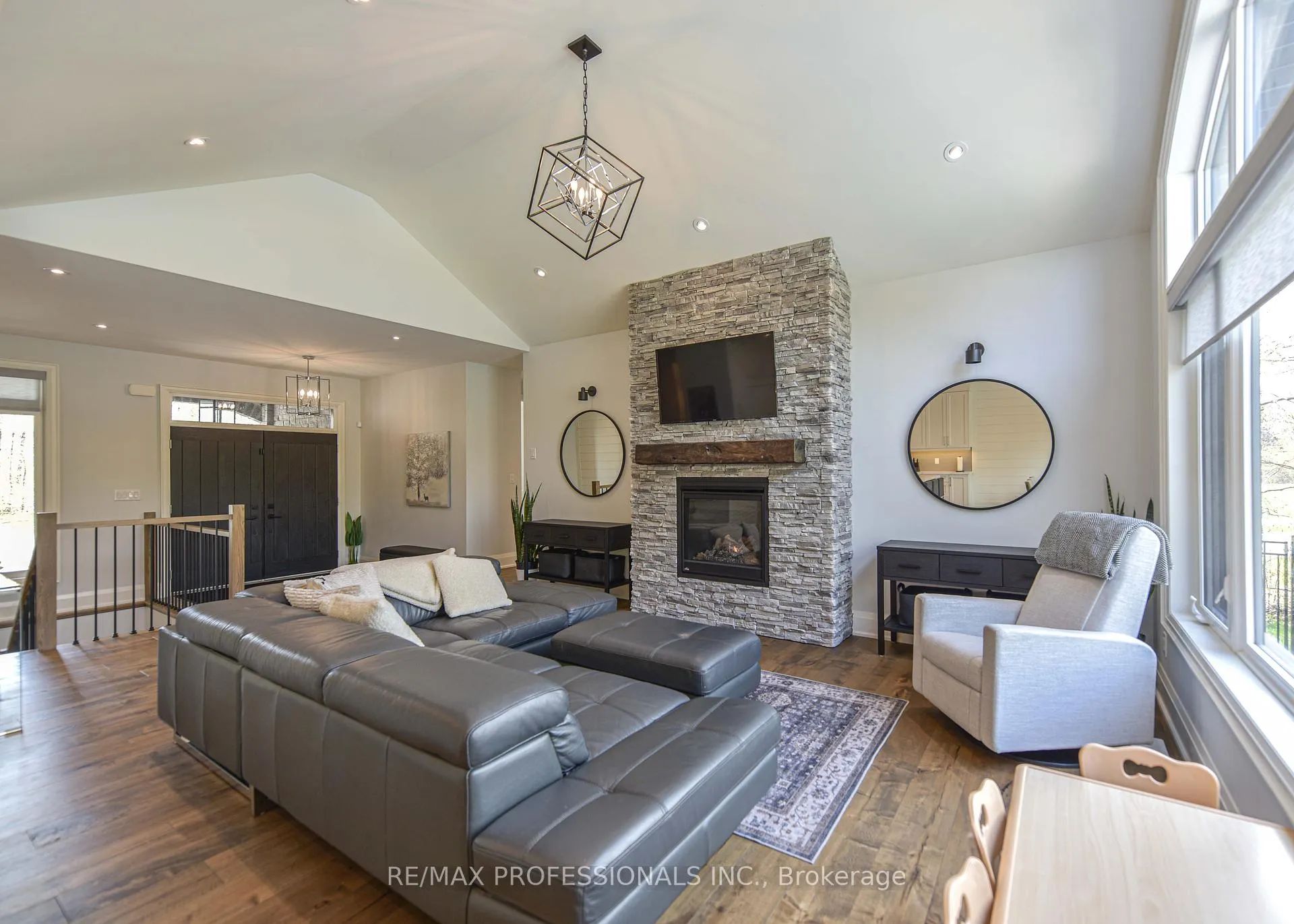 Photo 9 of 21 Boothby Crescent, Springwater, Snow Valley — HOMEH