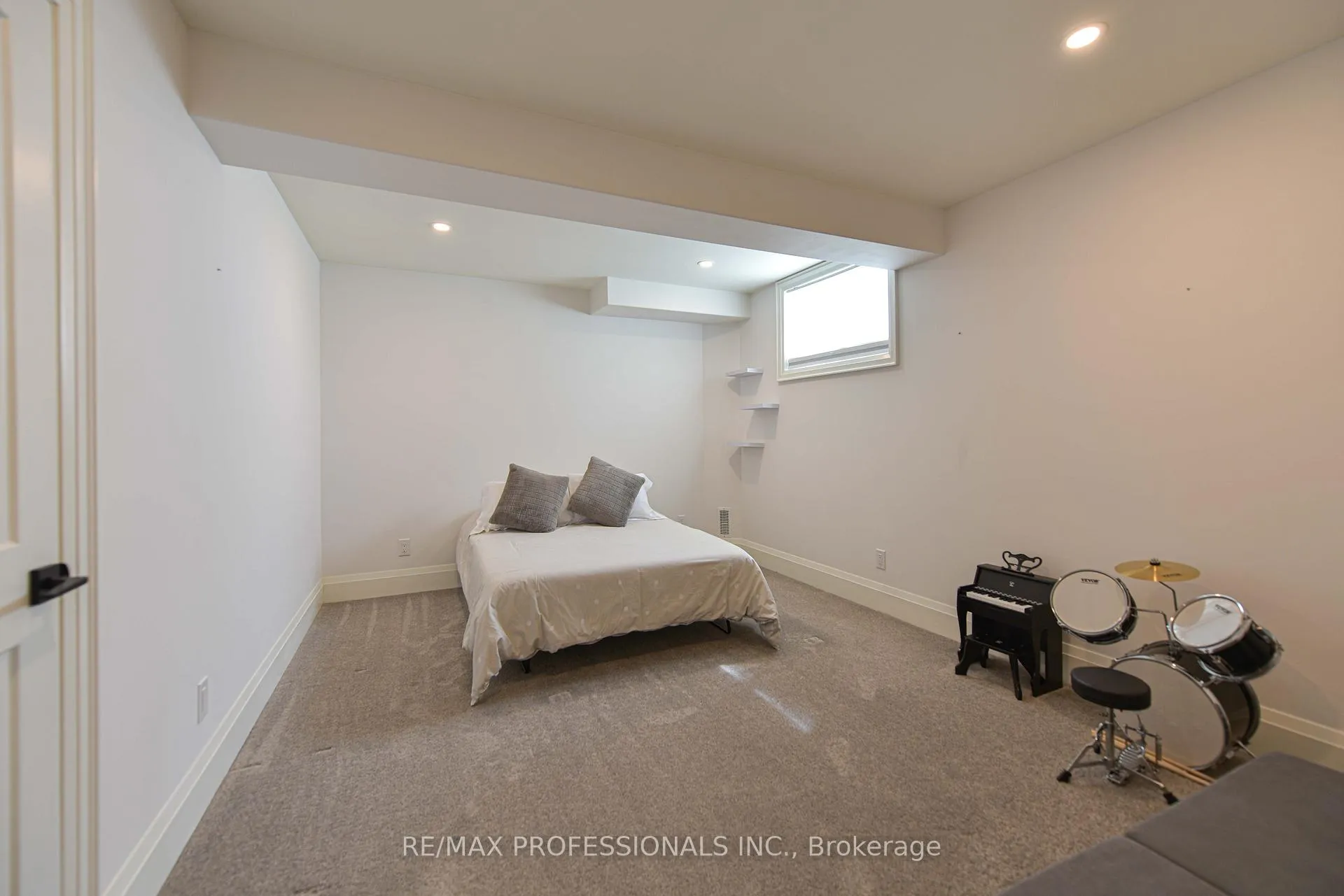 Photo 40 of 21 Boothby Crescent, Springwater, Snow Valley — HOMEH