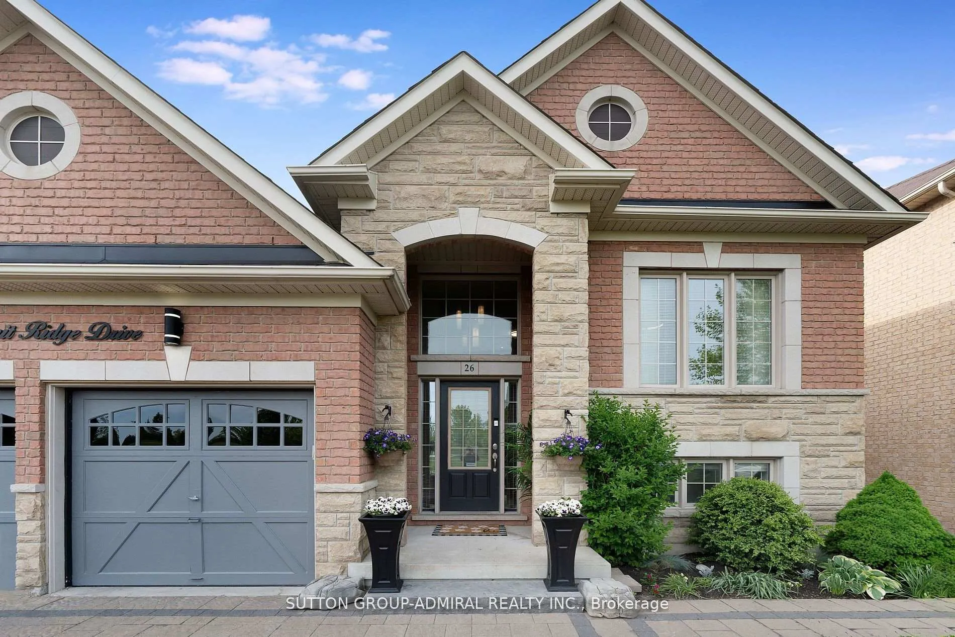 Photo 2 of 26 Summit Ridge Drive, King, Schomberg — HOMEH