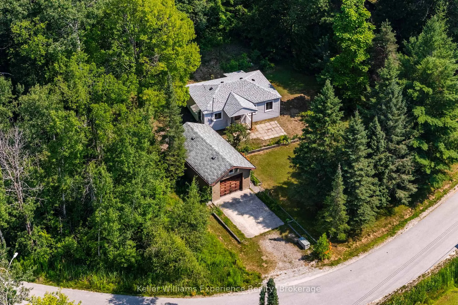 Photo 2 of 180&184 Silver Birch Crescent, Tay, Port McNicoll — HOMEH