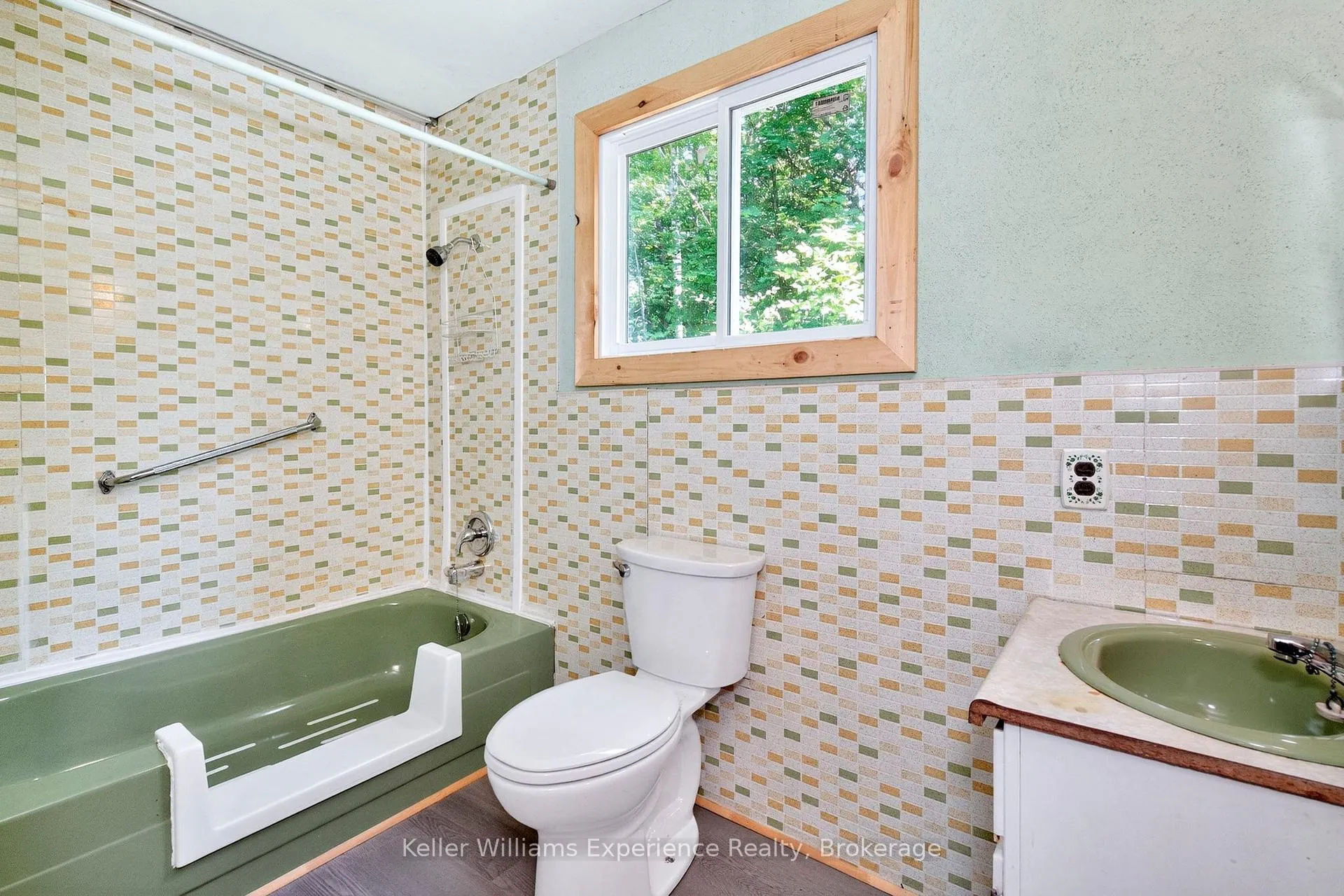 Photo 21 of 180&184 Silver Birch Crescent, Tay, Port McNicoll — HOMEH