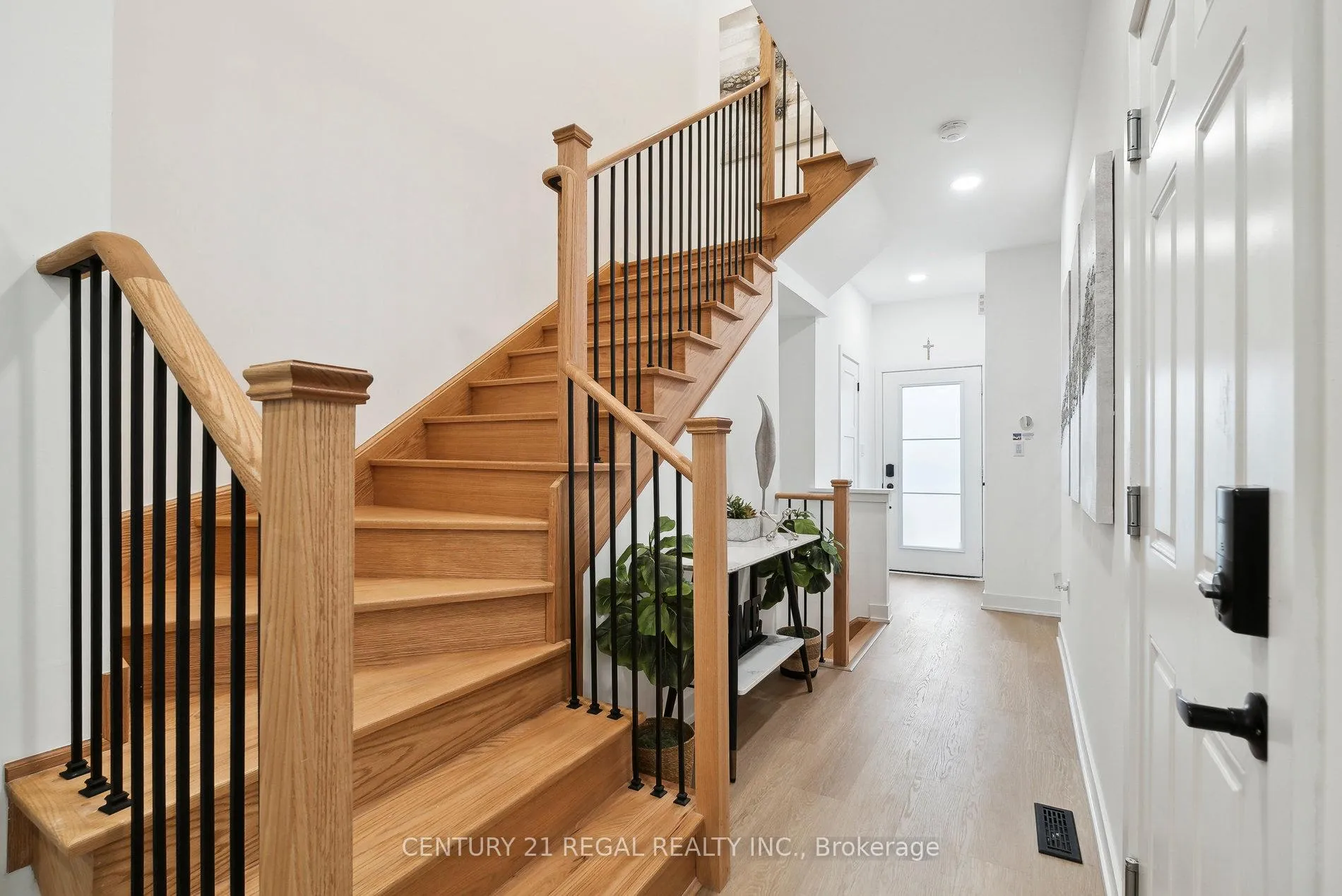 Photo 8 of 24 Wheatfield Road, Barrie, Rural Barrie Southeast — HOMEH