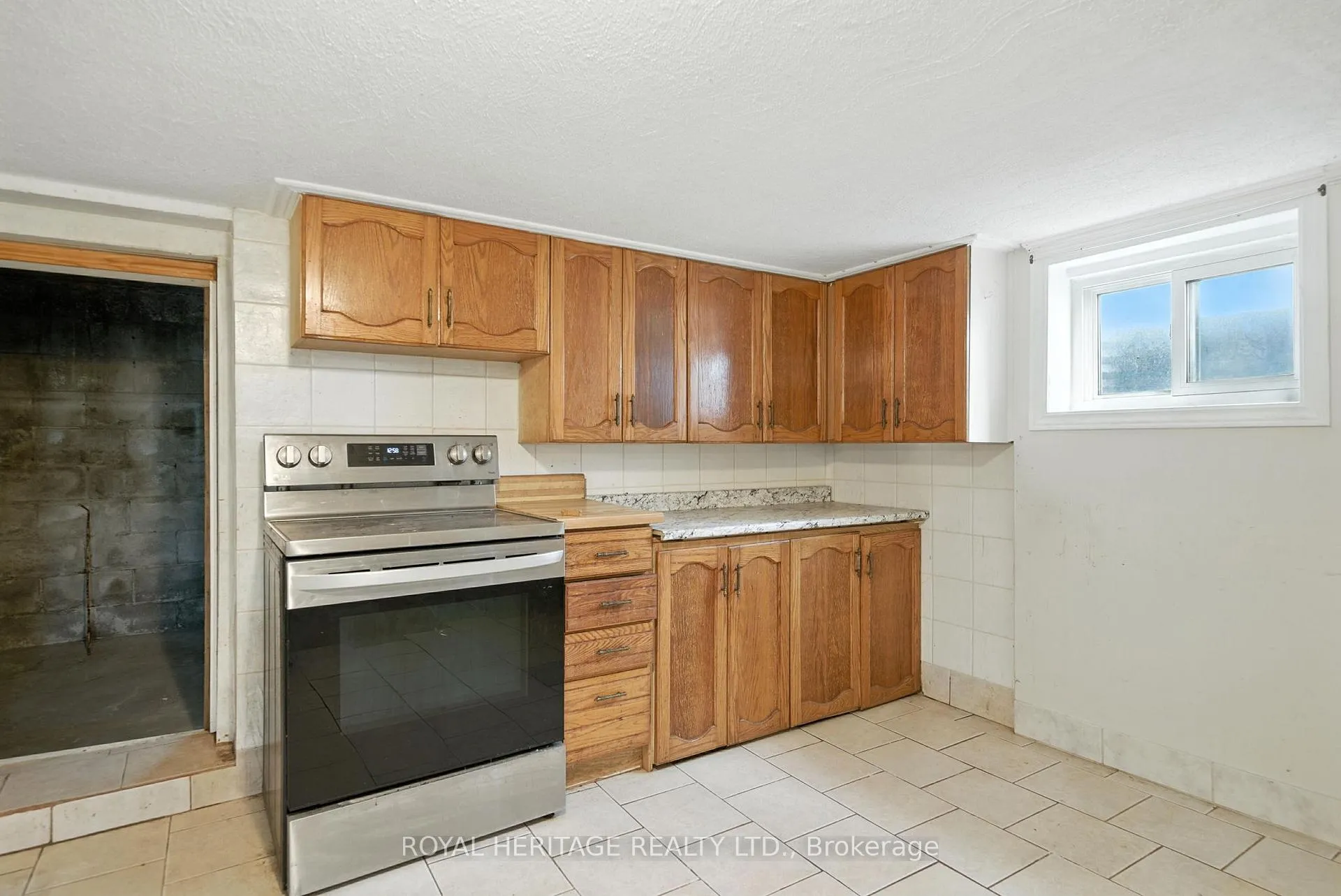 Photo 8 of 1595 Taunton Road, Clarington, Rural Clarington — HOMEH