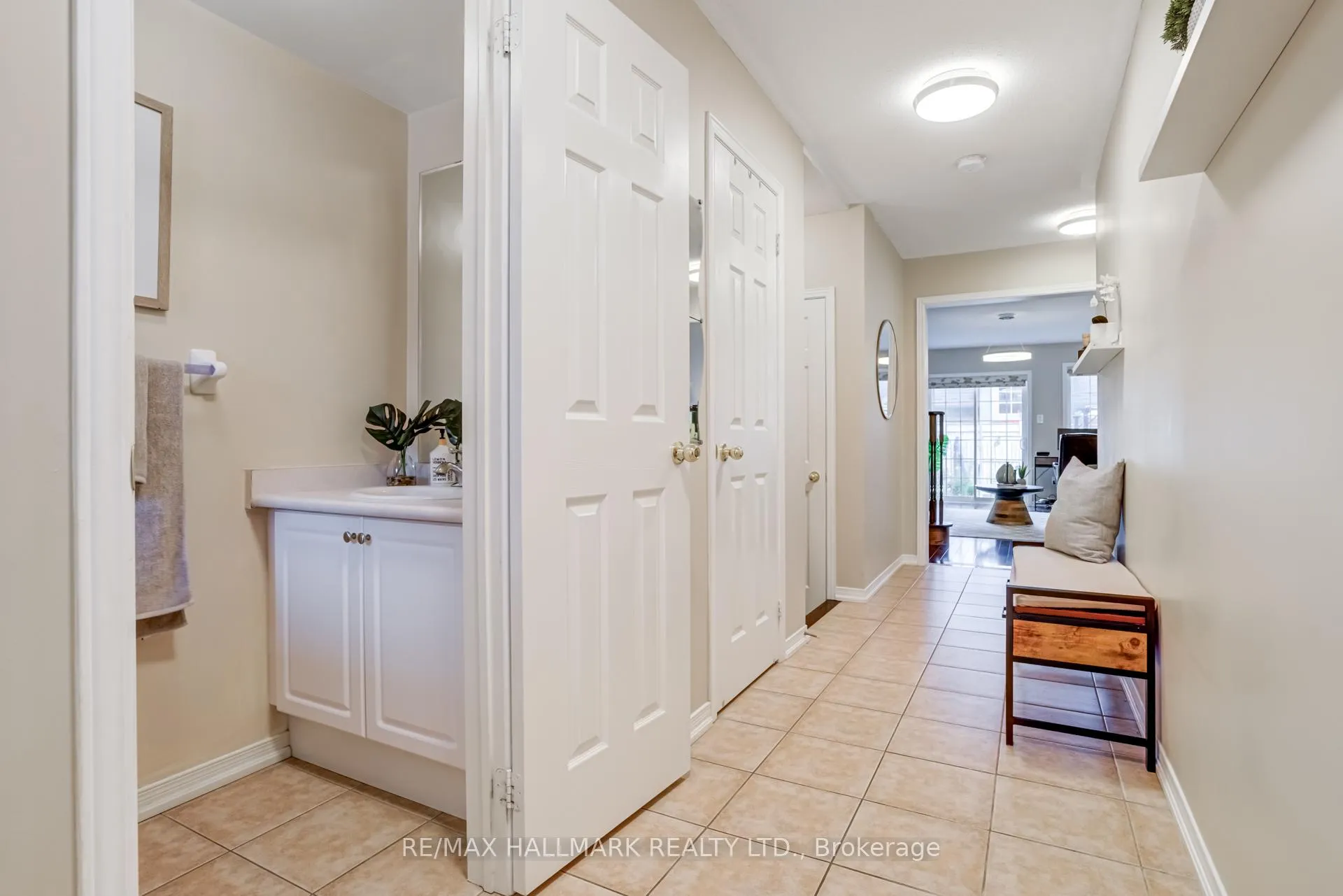 Photo 2 of 187 Hawkview Boulevard, Vaughan, Vellore Village — HOMEH