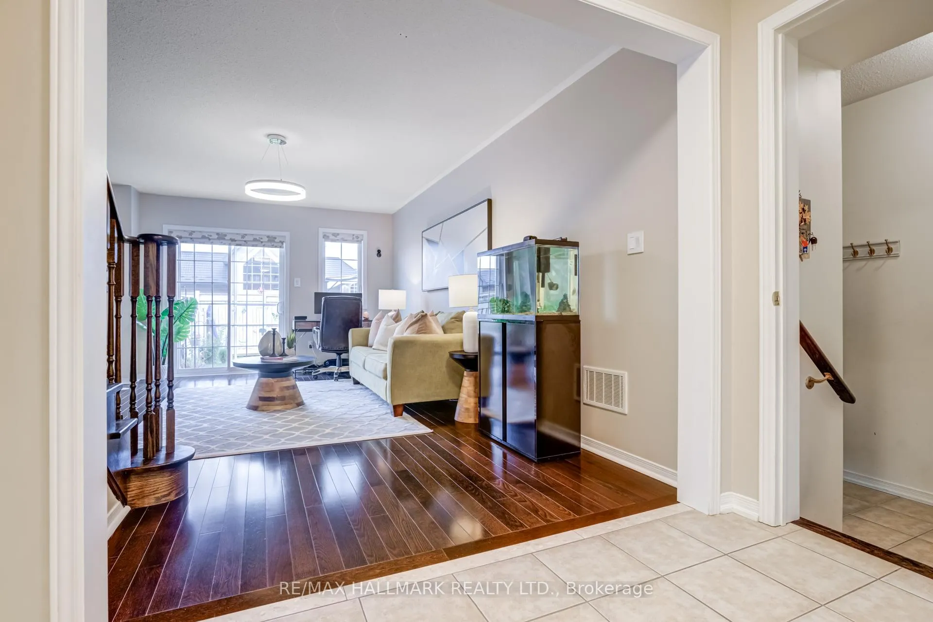 Photo 4 of 187 Hawkview Boulevard, Vaughan, Vellore Village — HOMEH