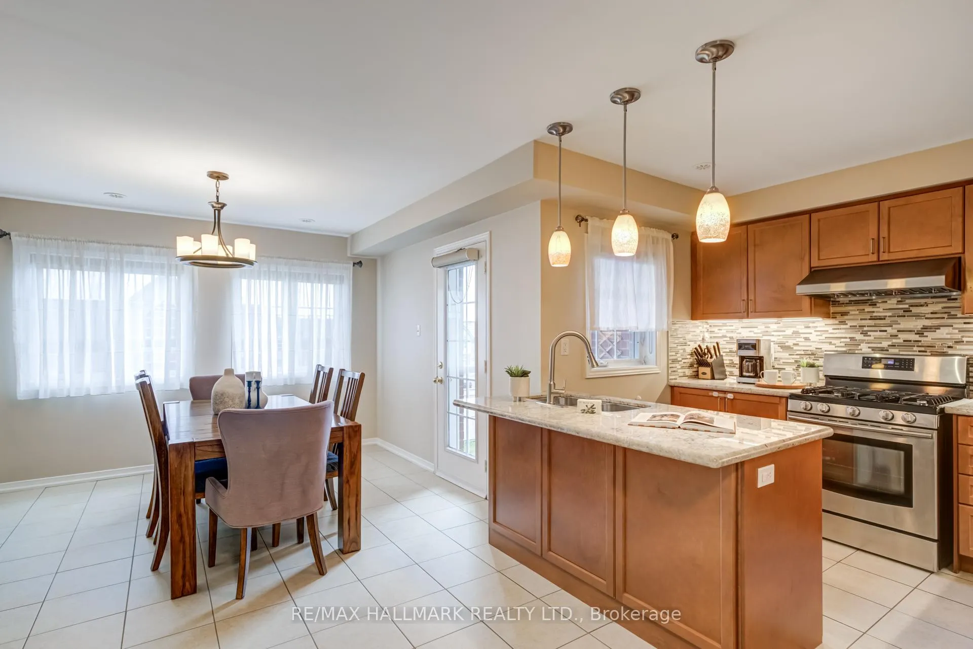 Photo 16 of 187 Hawkview Boulevard, Vaughan, Vellore Village — HOMEH