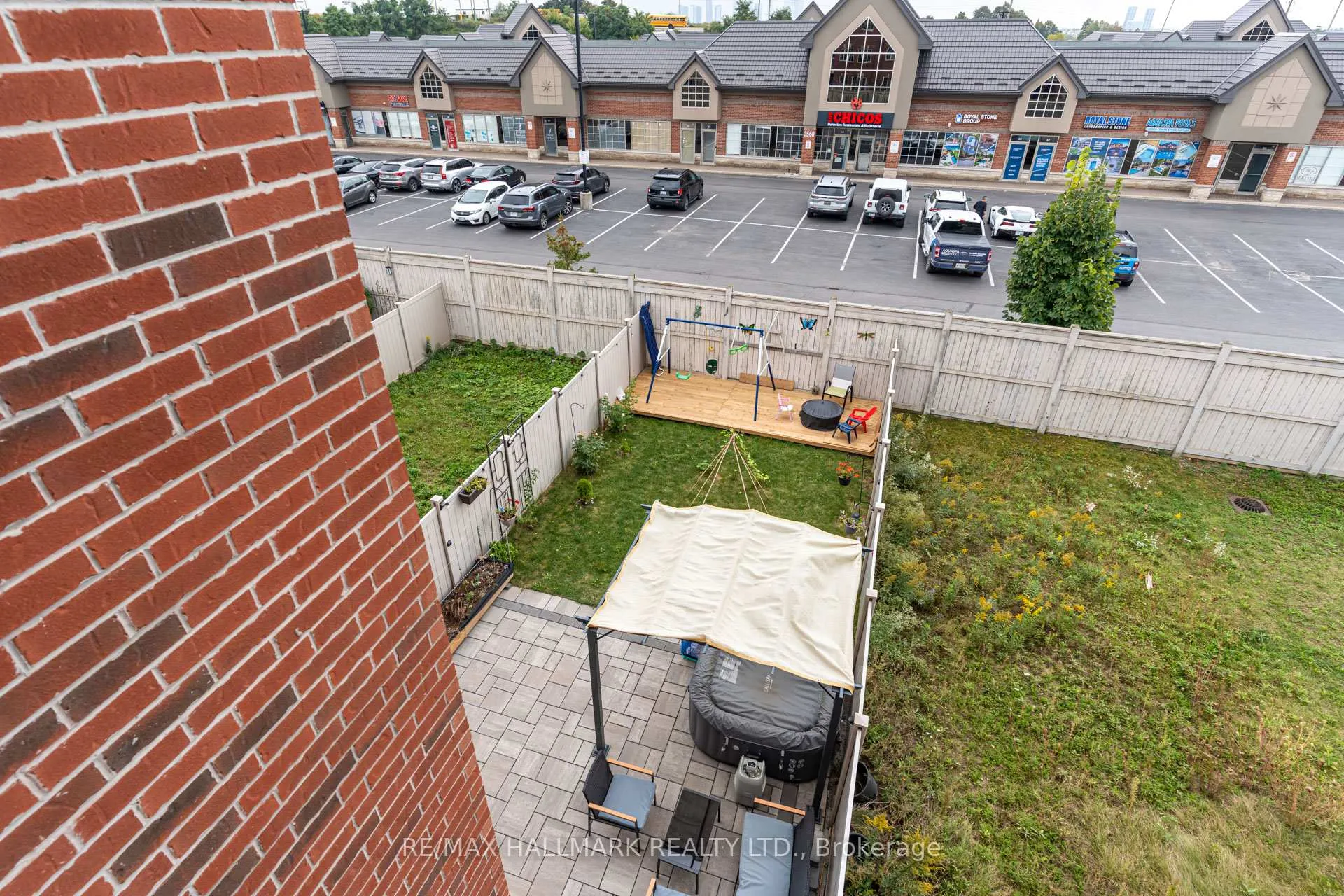 Photo 35 of 187 Hawkview Boulevard, Vaughan, Vellore Village — HOMEH