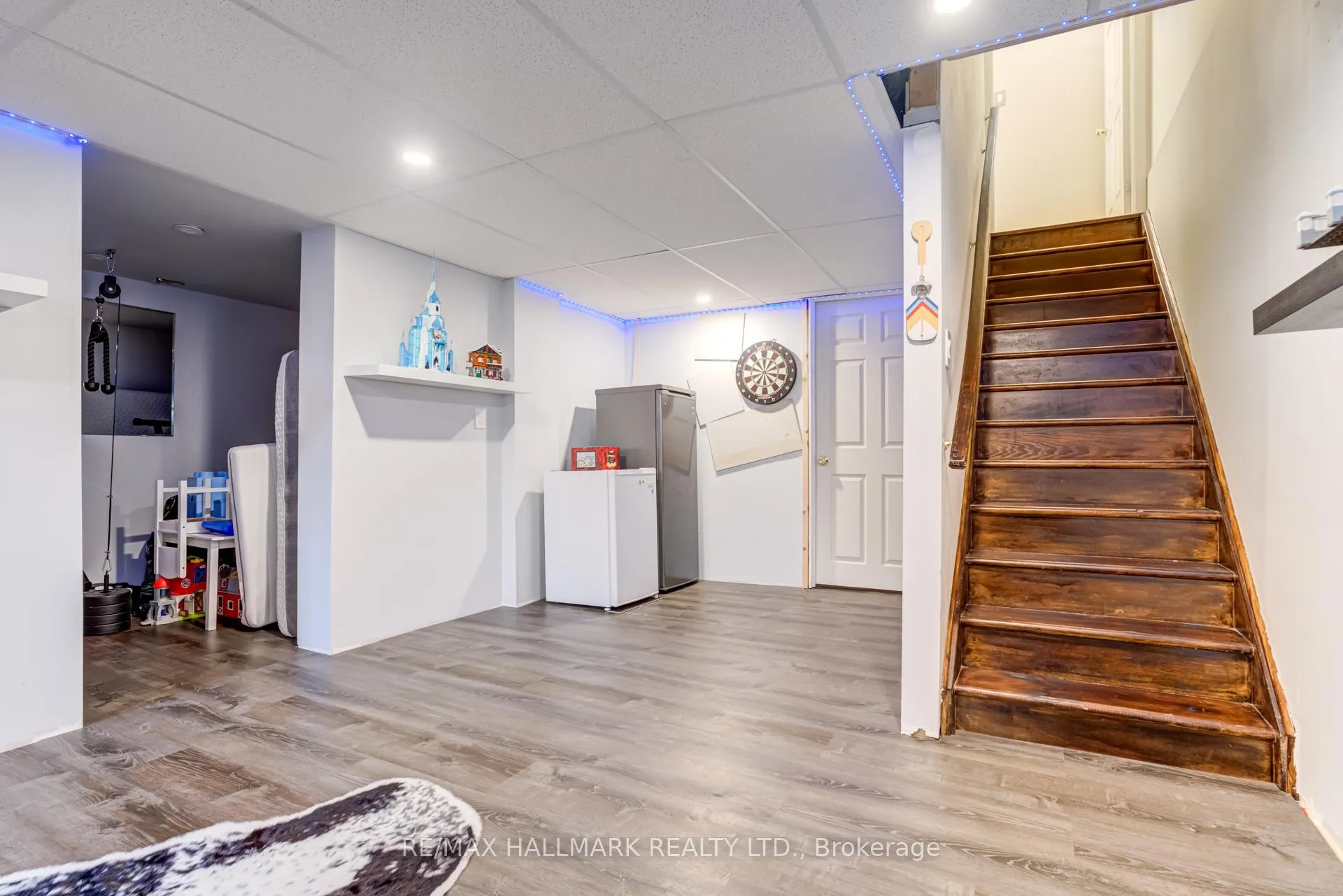 Photo 43 of 187 Hawkview Boulevard, Vaughan, Vellore Village — HOMEH