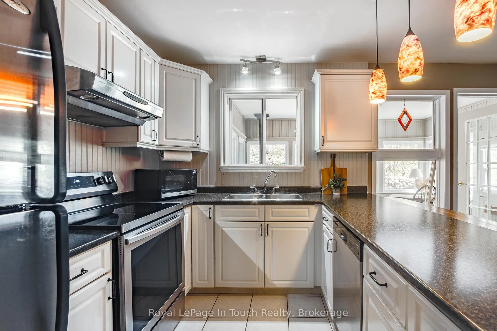 Photo 3 of 119 Silver Birch Drive, Tiny, Rural Tiny — HOMEH