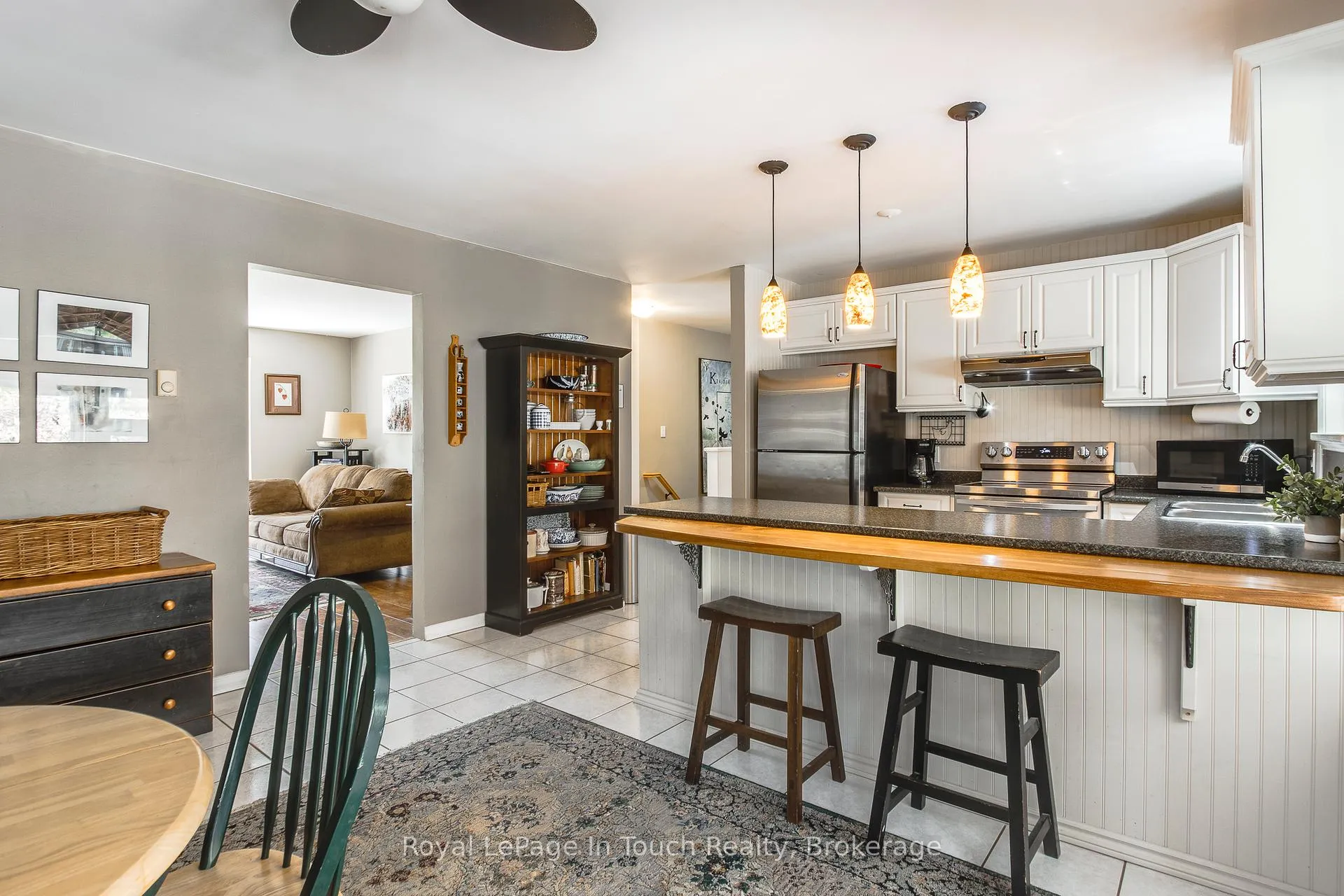 Photo 4 of 119 Silver Birch Drive, Tiny, Rural Tiny — HOMEH