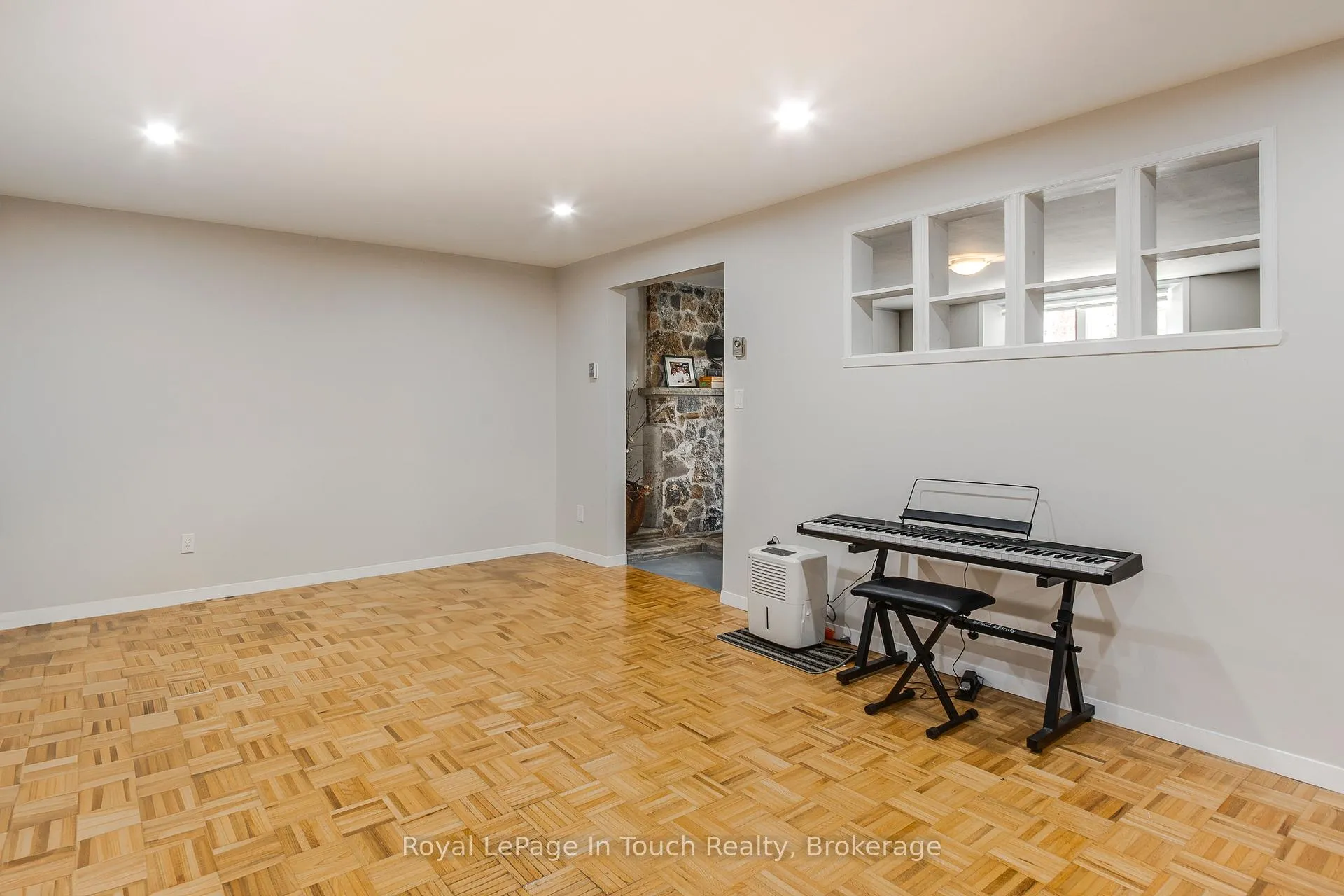 Photo 21 of 119 Silver Birch Drive, Tiny, Rural Tiny — HOMEH