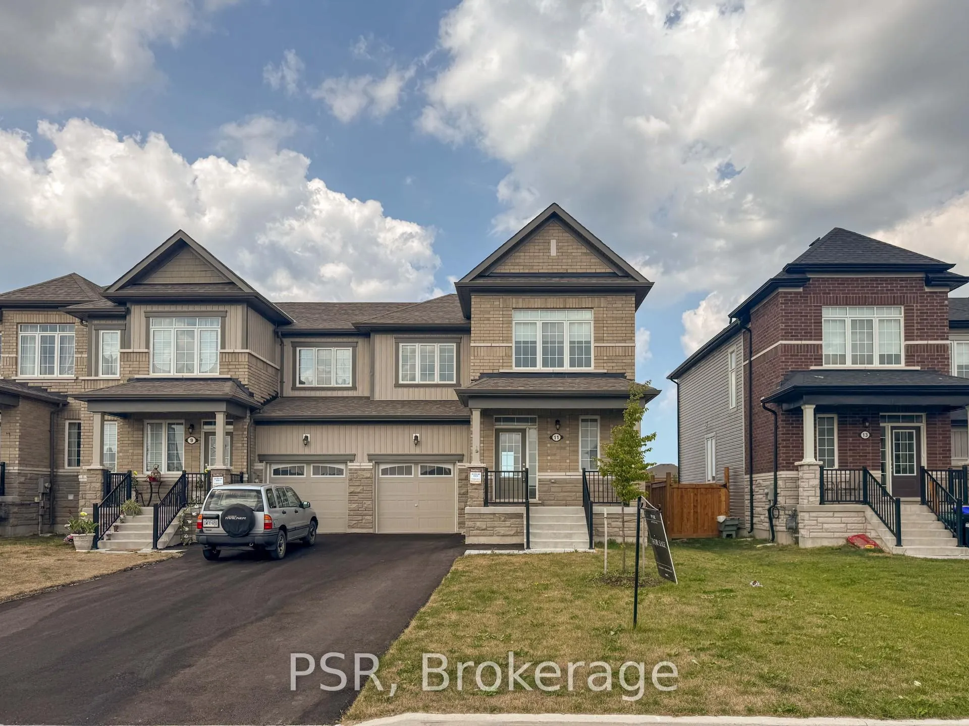 Photo 1 of 11 Stately Drive, Wasaga Beach — HOMEH