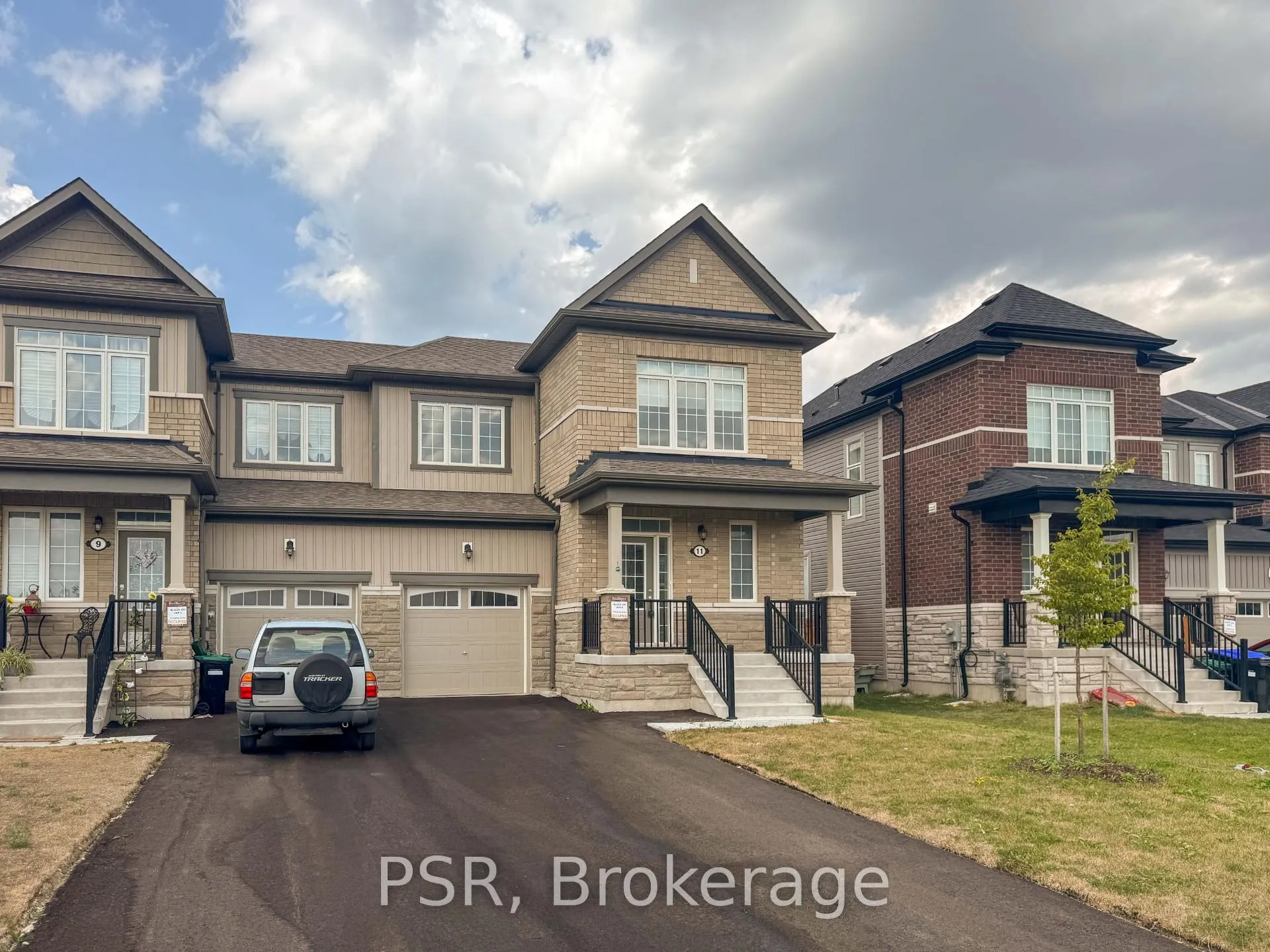 Photo 3 of 11 Stately Drive, Wasaga Beach — HOMEH