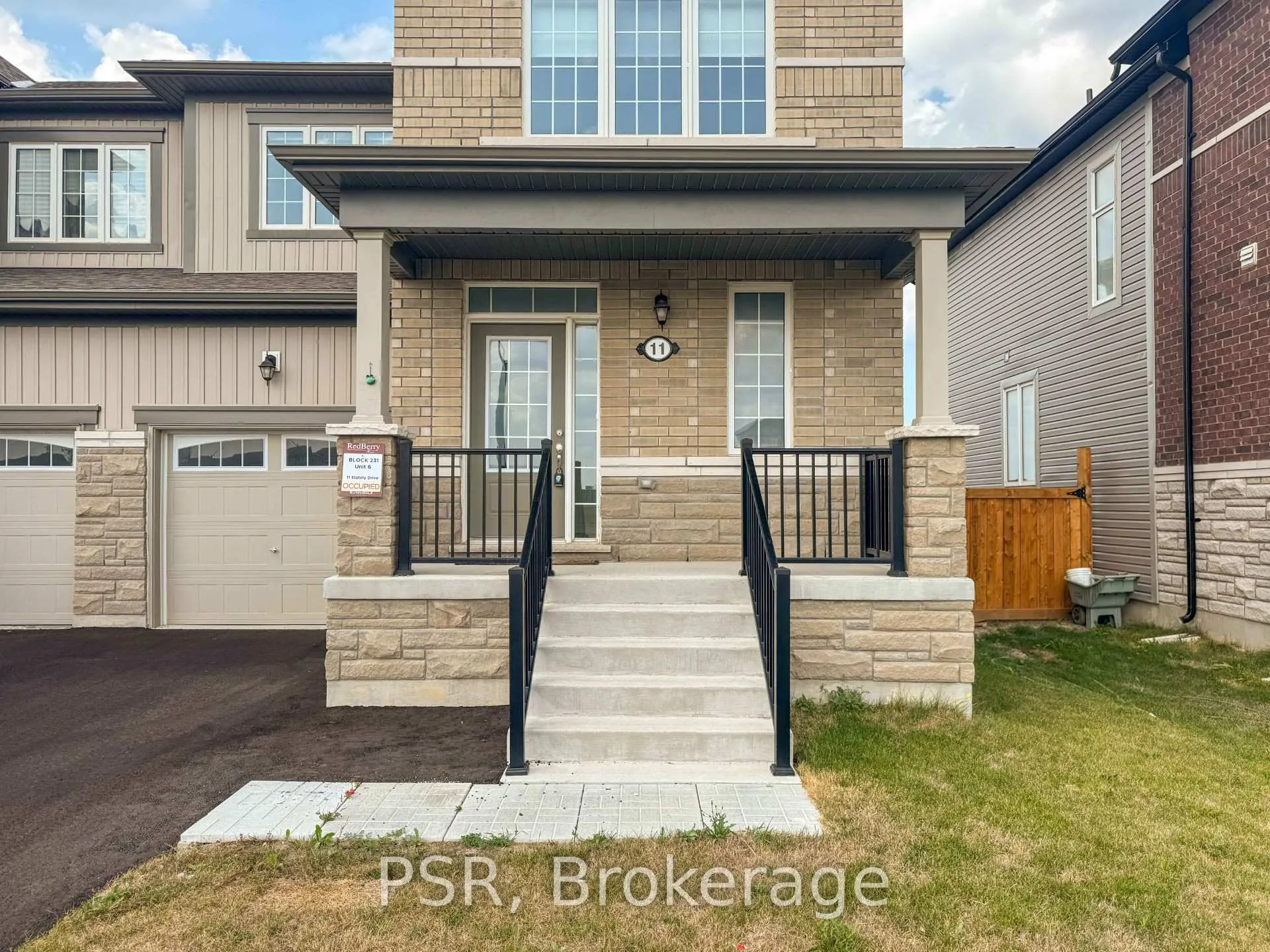 Photo 4 of 11 Stately Drive, Wasaga Beach — HOMEH