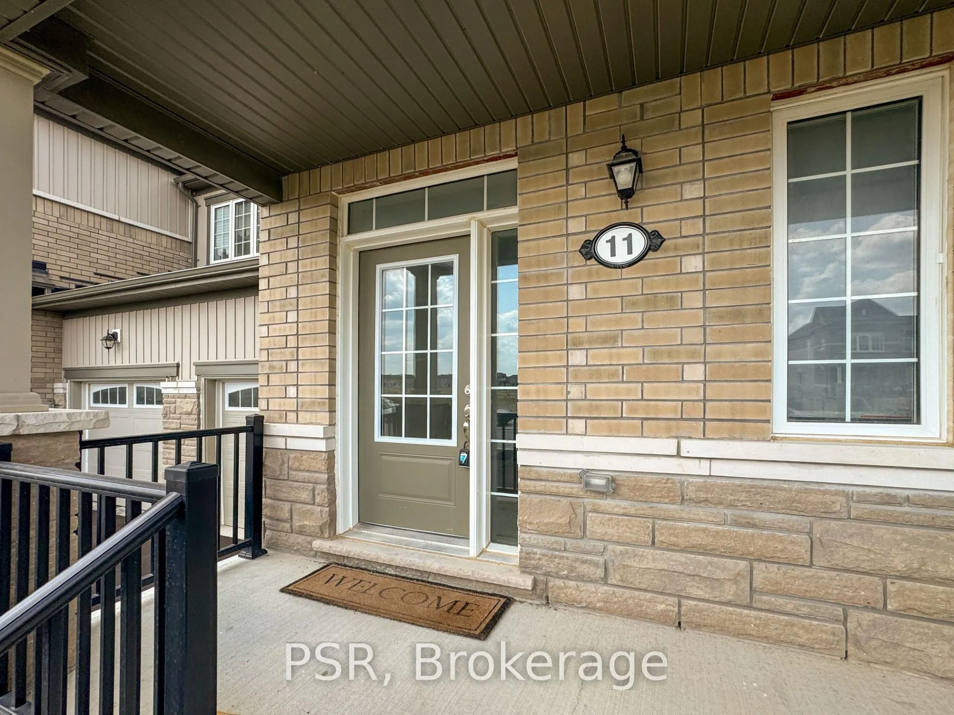 Photo 5 of 11 Stately Drive, Wasaga Beach — HOMEH