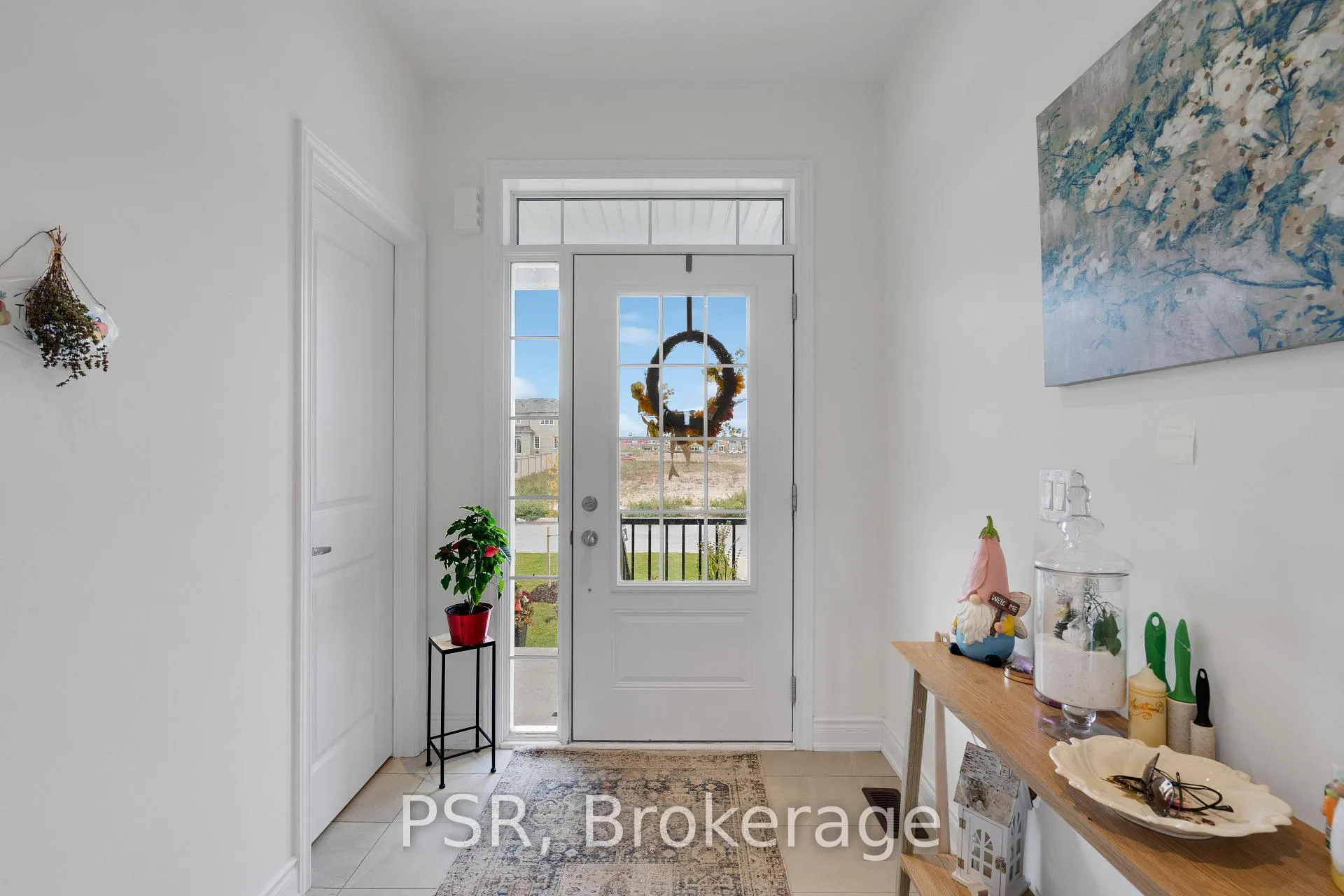 Photo 6 of 11 Stately Drive, Wasaga Beach — HOMEH