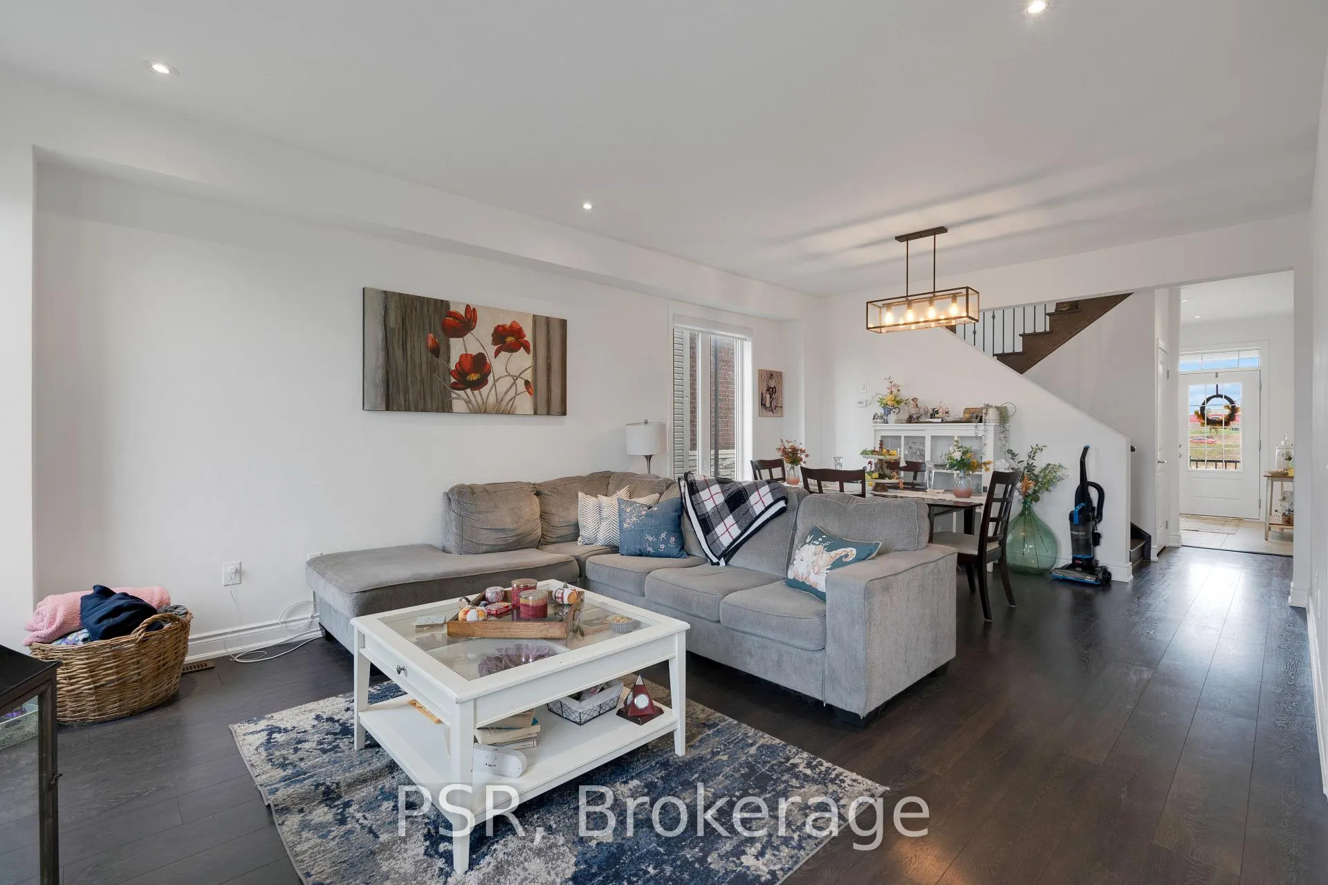 Photo 9 of 11 Stately Drive, Wasaga Beach — HOMEH