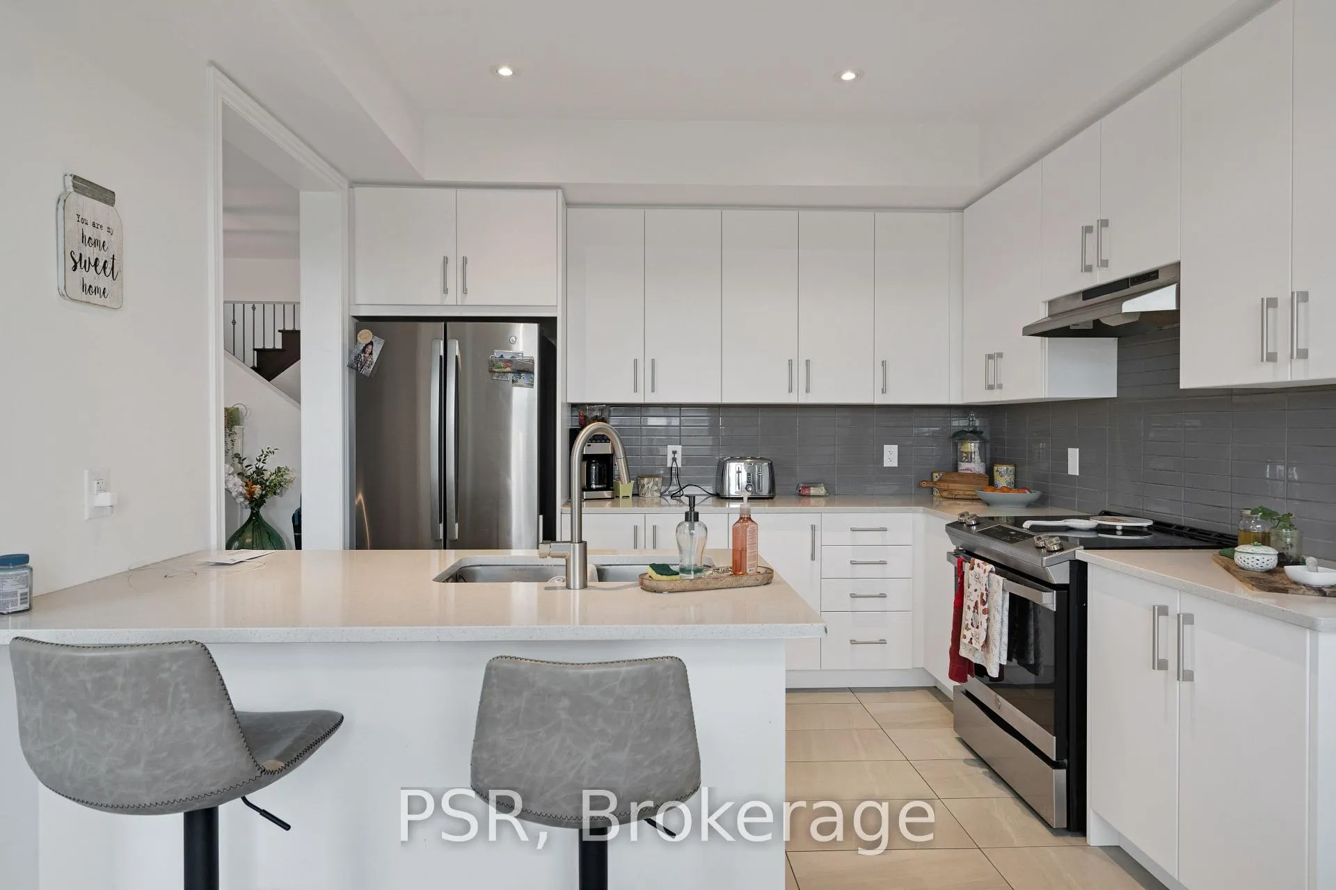 Photo 14 of 11 Stately Drive, Wasaga Beach — HOMEH