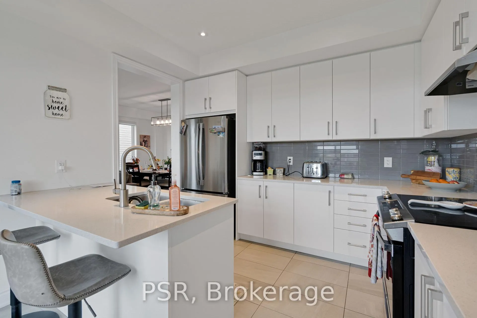 Photo 15 of 11 Stately Drive, Wasaga Beach — HOMEH
