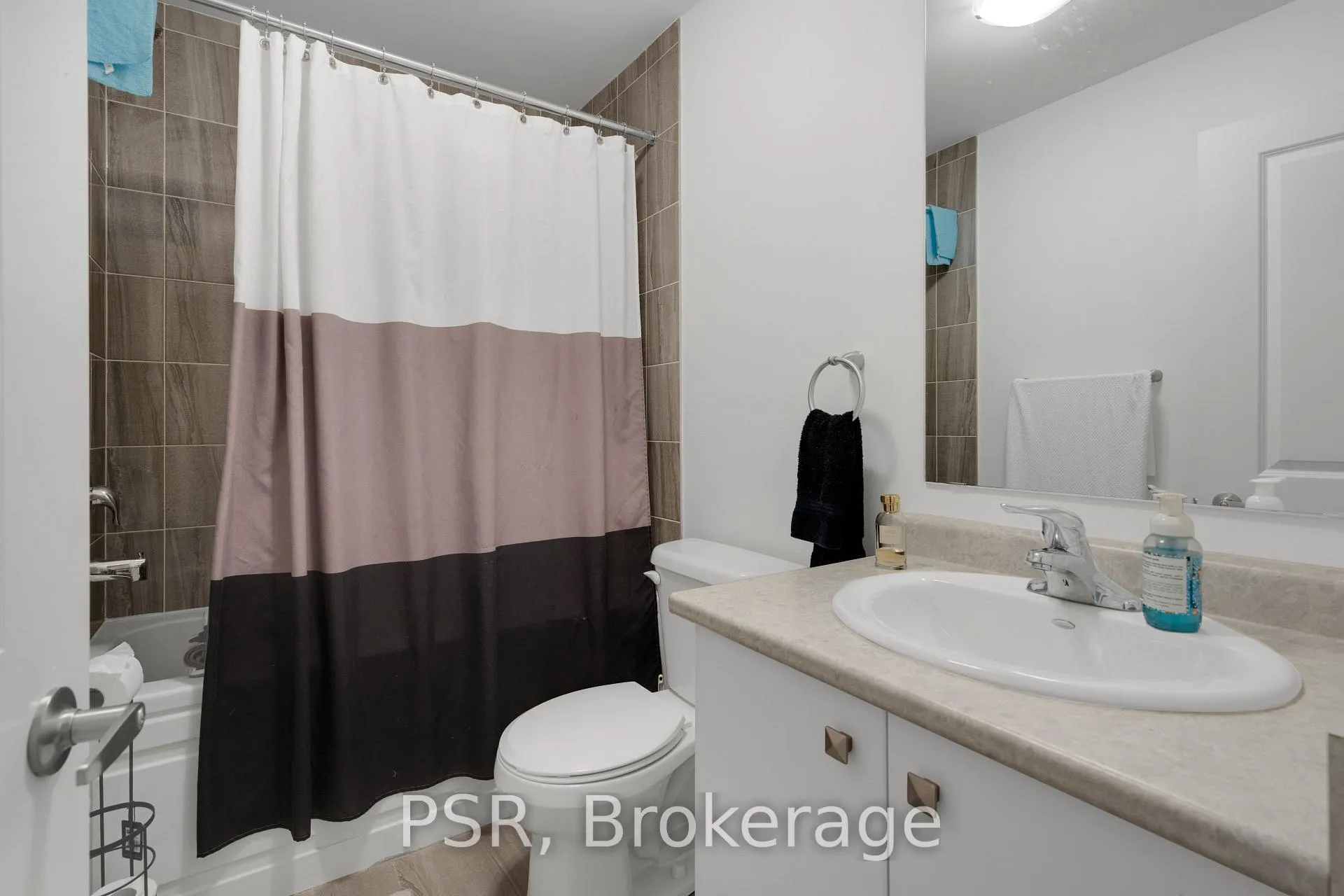 Photo 31 of 11 Stately Drive, Wasaga Beach — HOMEH