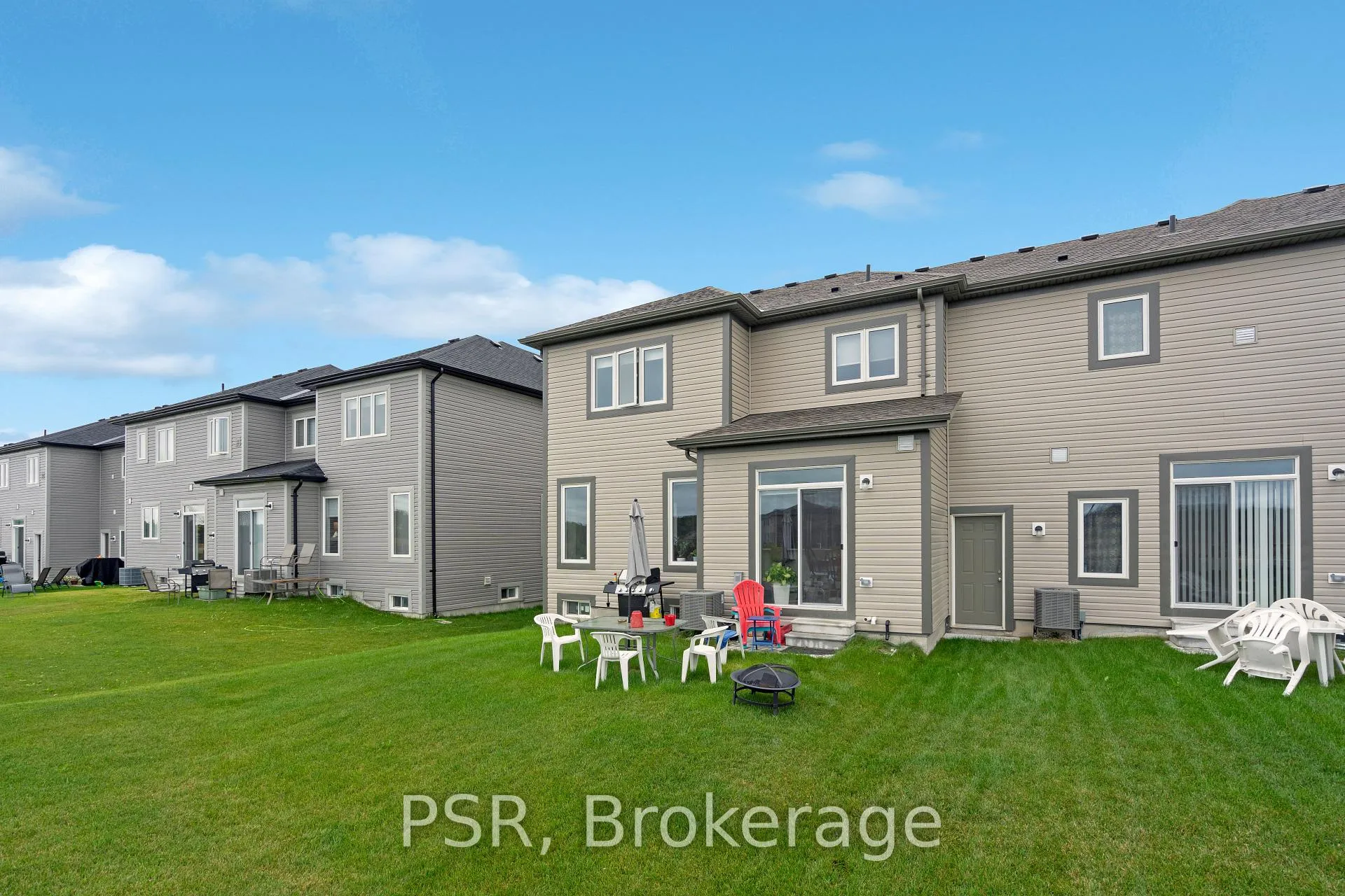 Photo 36 of 11 Stately Drive, Wasaga Beach — HOMEH