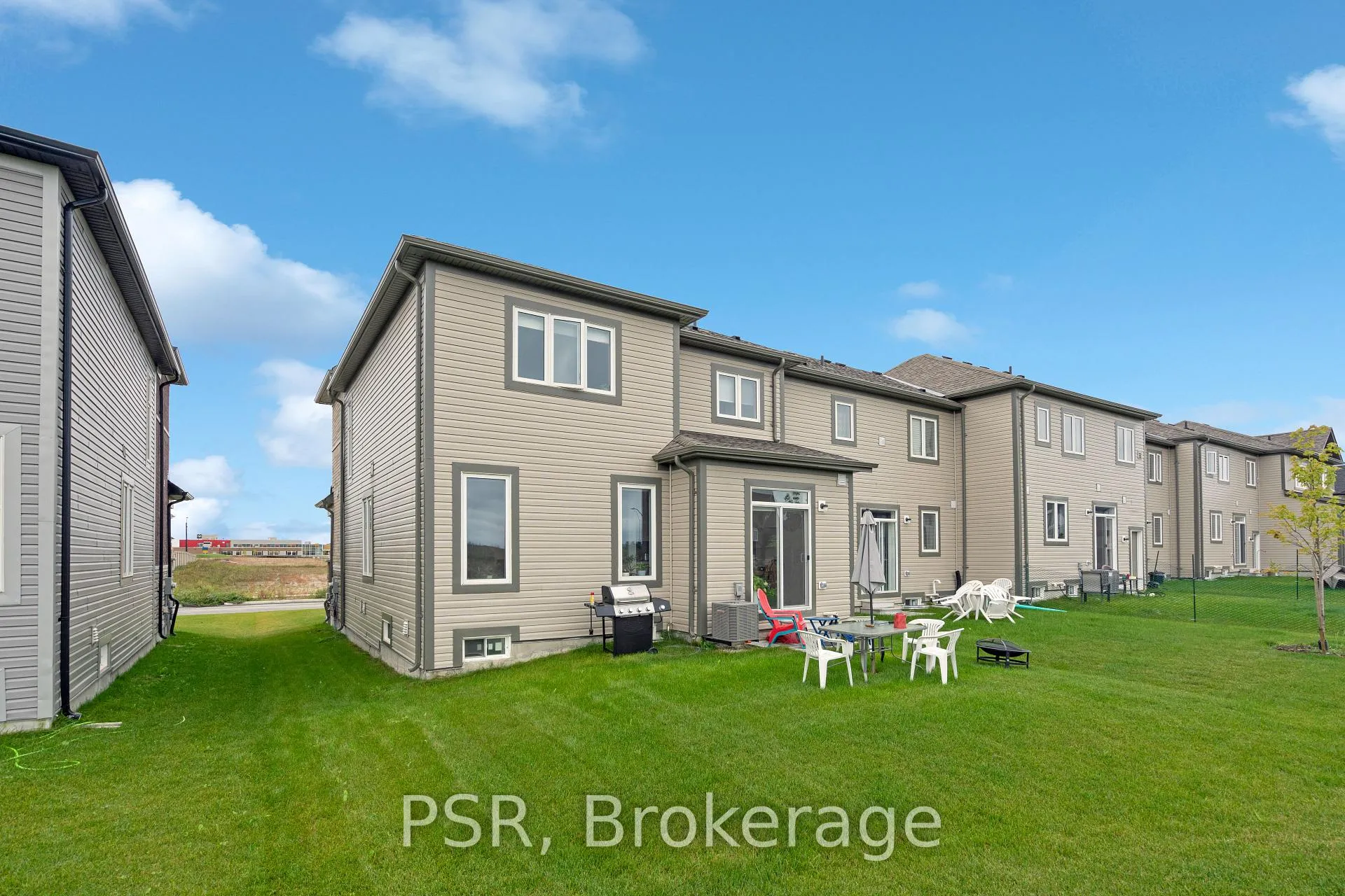 Photo 39 of 11 Stately Drive, Wasaga Beach — HOMEH