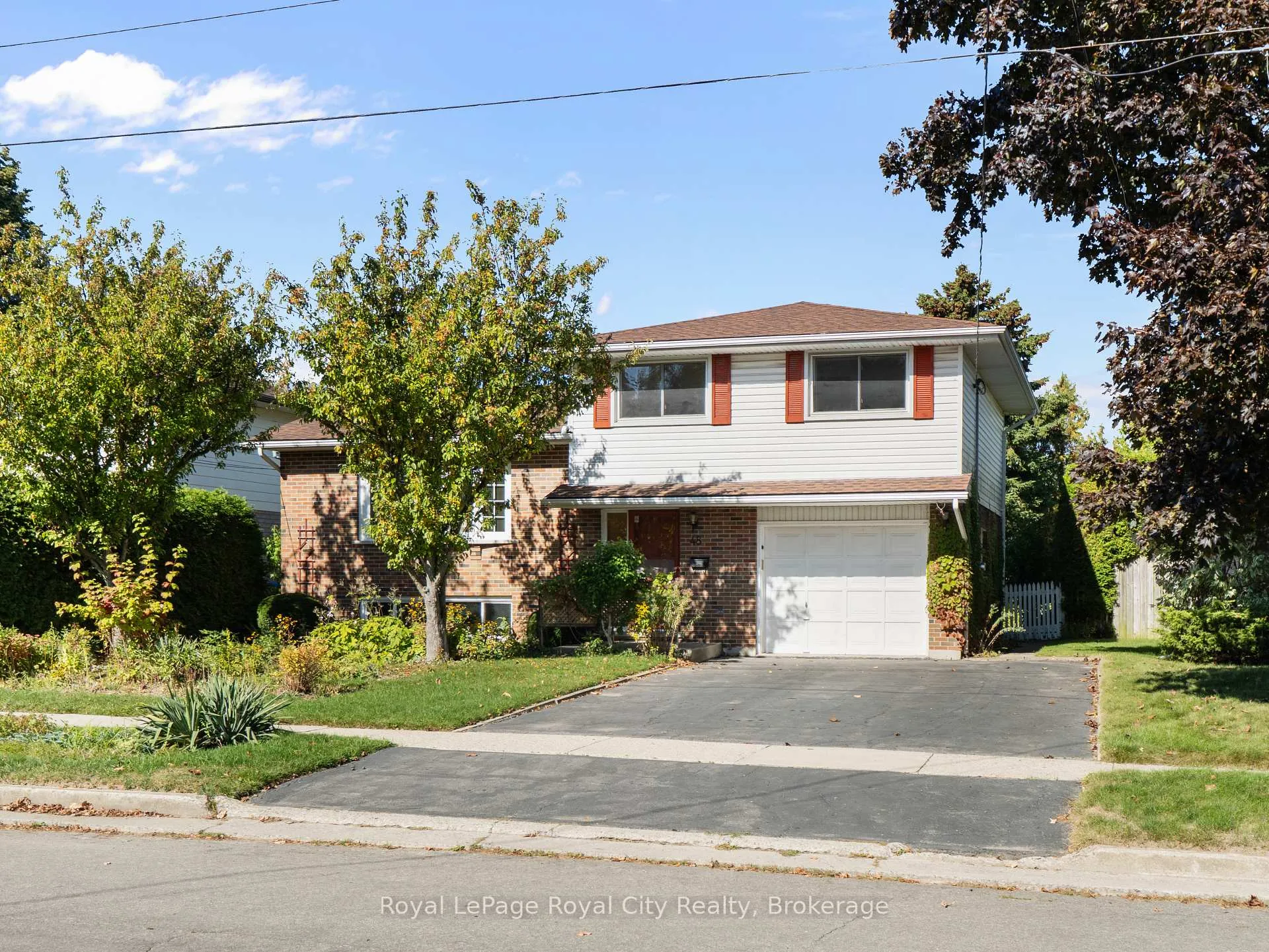 Photo 1 of 48 Glenbrook Drive, Guelph, Victoria North — HOMEH