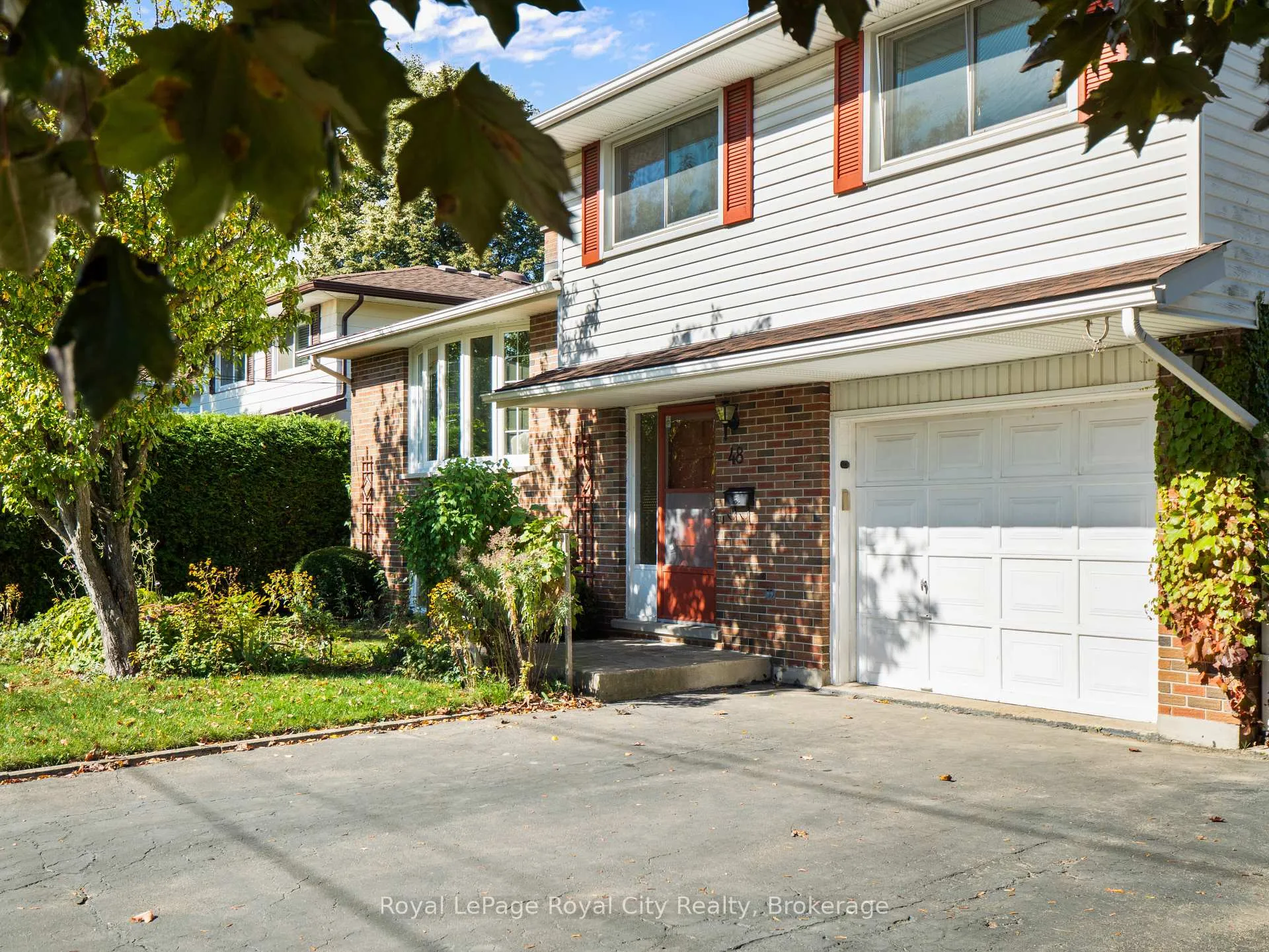 Photo 3 of 48 Glenbrook Drive, Guelph, Victoria North — HOMEH