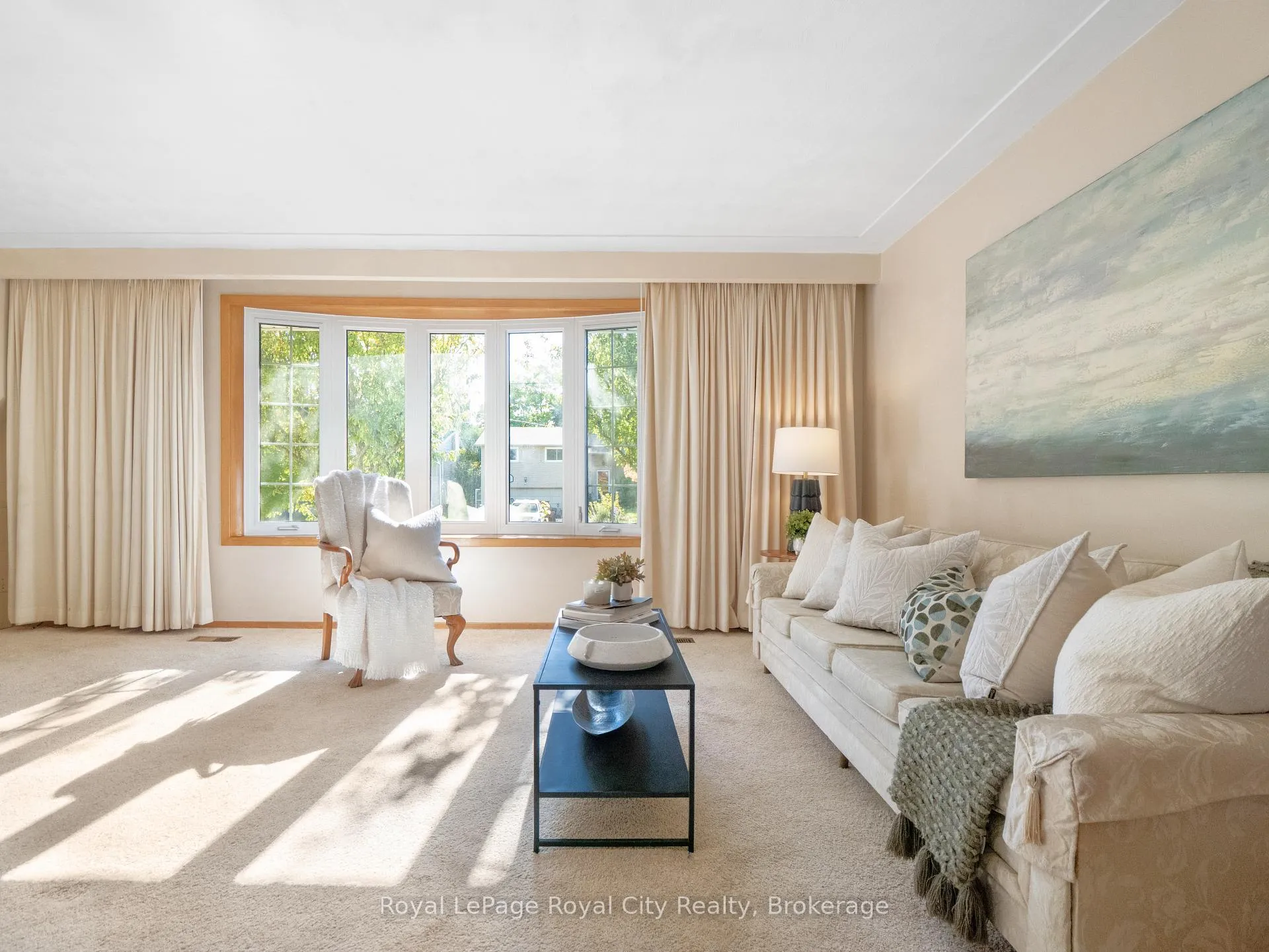 Photo 10 of 48 Glenbrook Drive, Guelph, Victoria North — HOMEH