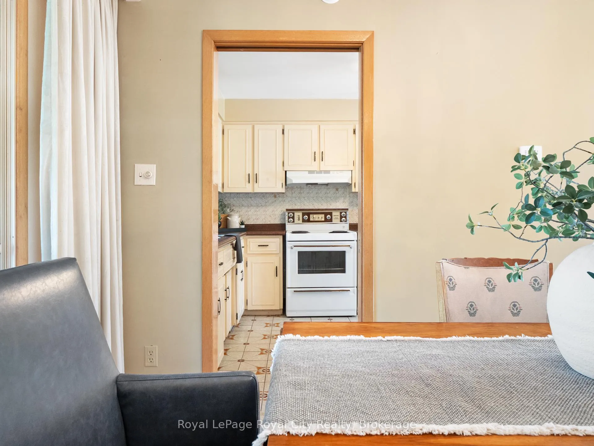 Photo 14 of 48 Glenbrook Drive, Guelph, Victoria North — HOMEH
