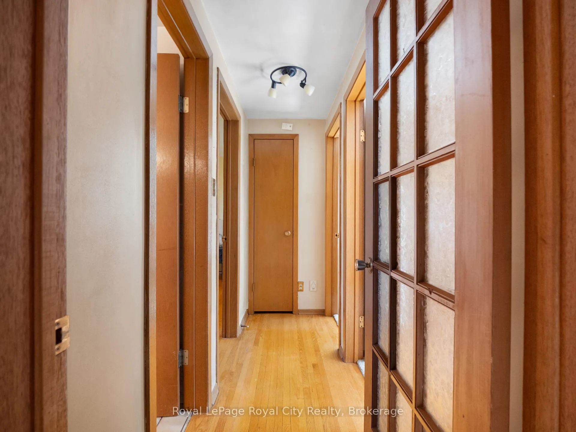 Photo 19 of 48 Glenbrook Drive, Guelph, Victoria North — HOMEH