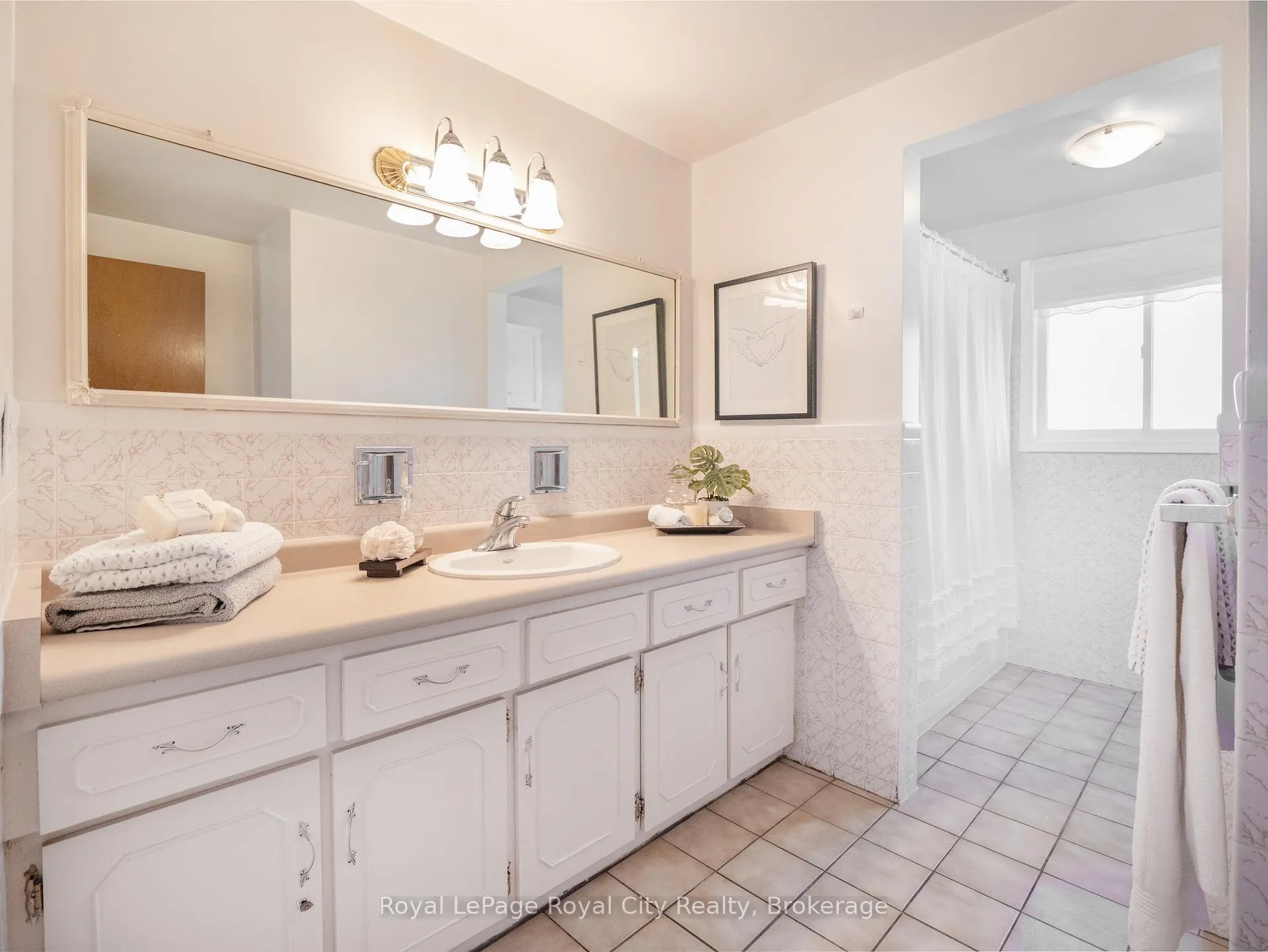 Photo 20 of 48 Glenbrook Drive, Guelph, Victoria North — HOMEH