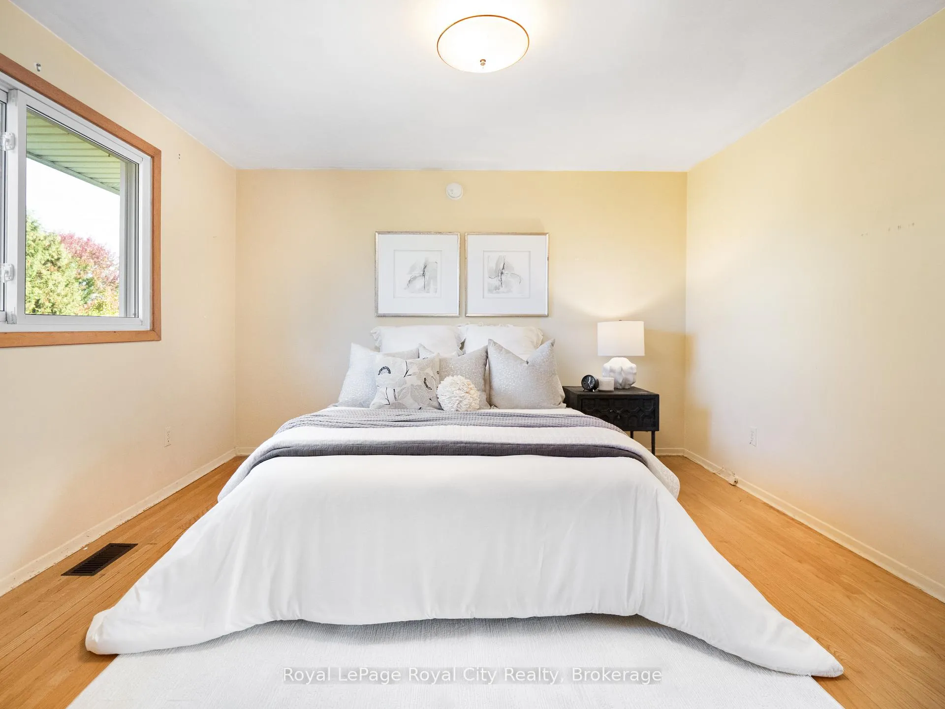 Photo 24 of 48 Glenbrook Drive, Guelph, Victoria North — HOMEH