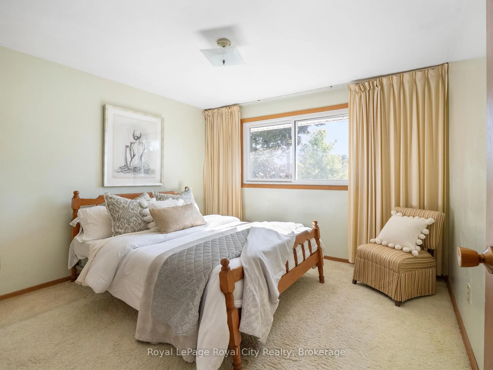 Photo 25 of 48 Glenbrook Drive, Guelph, Victoria North — HOMEH