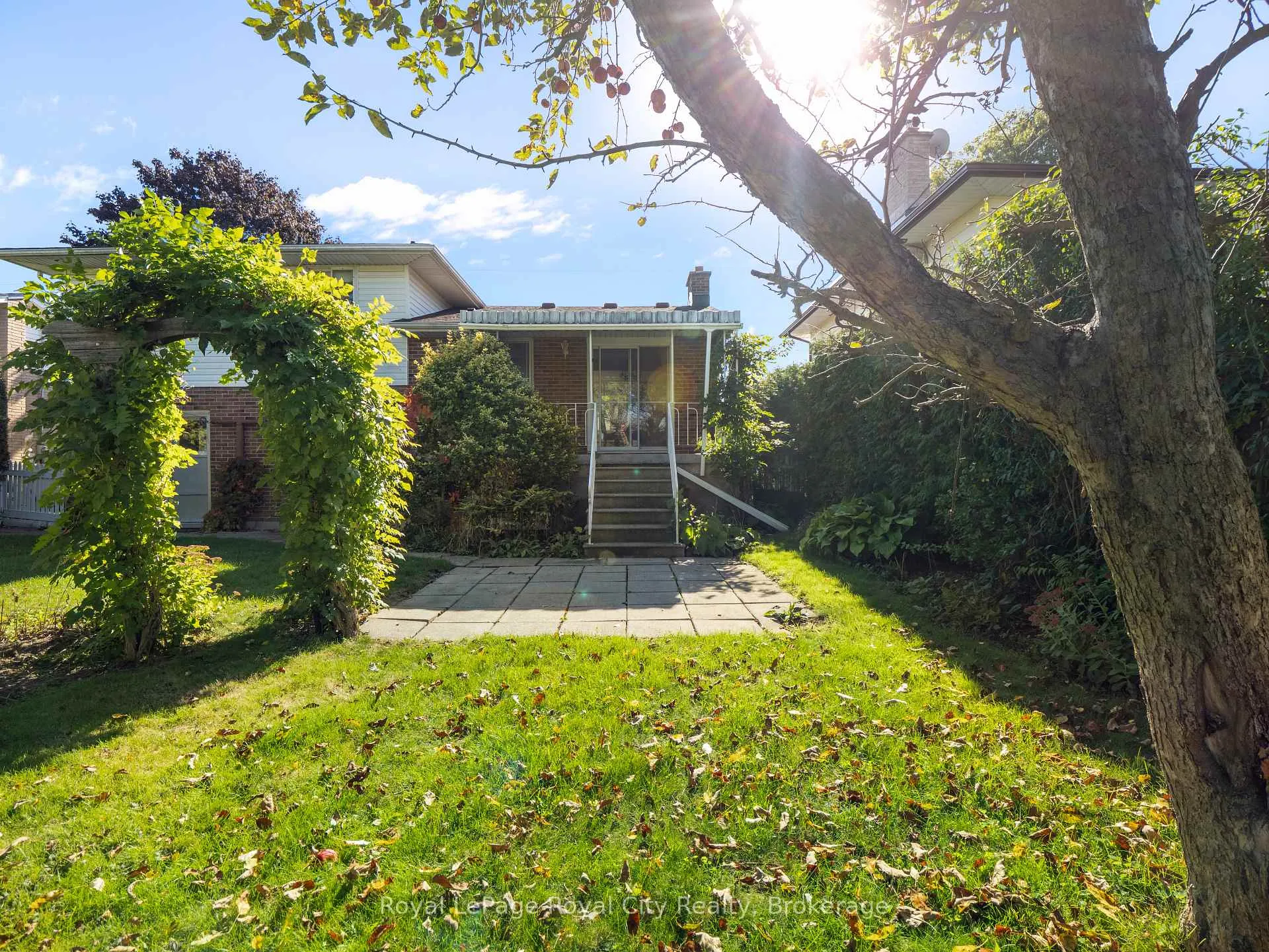 Photo 36 of 48 Glenbrook Drive, Guelph, Victoria North — HOMEH