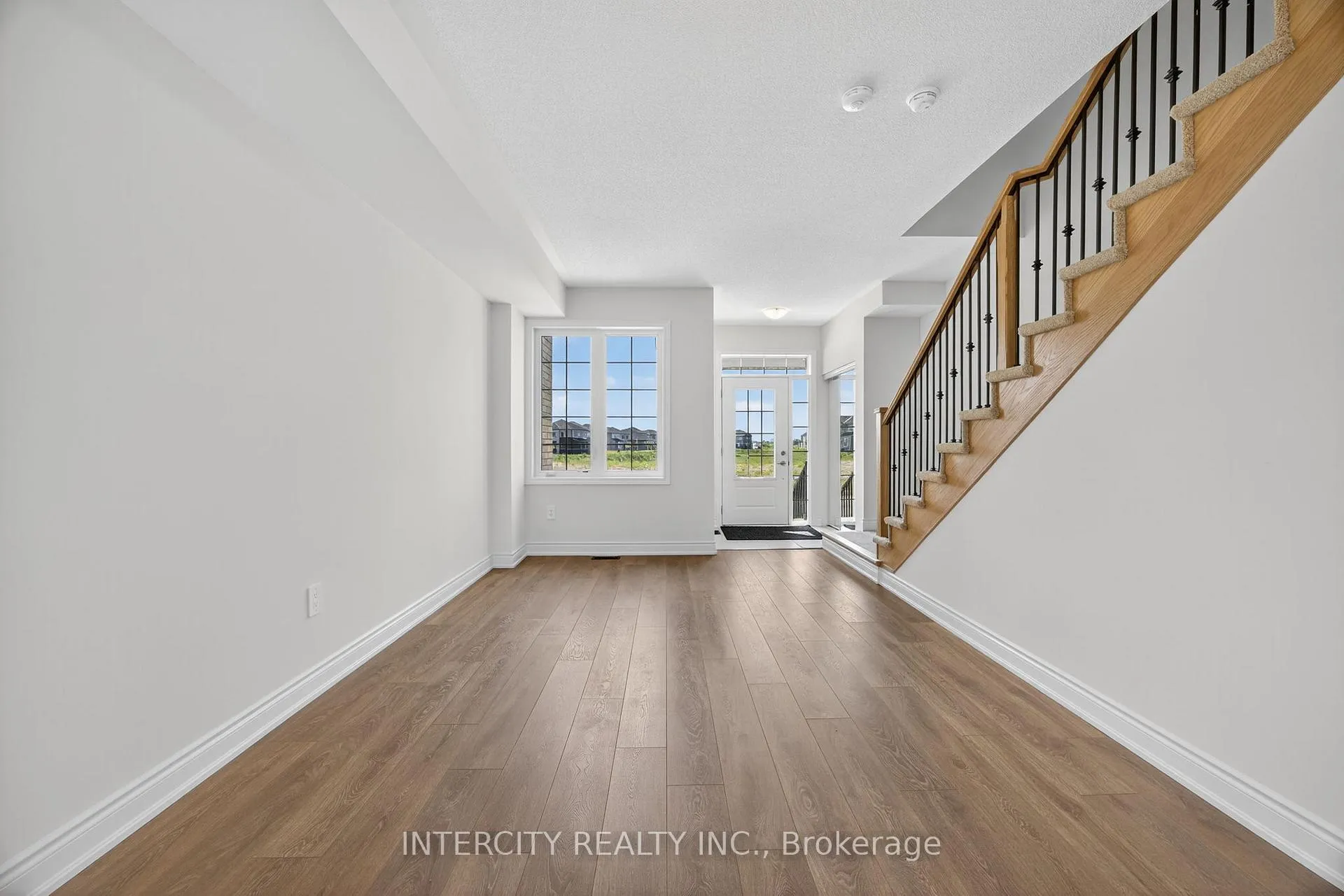Photo 9 of 17 Avalon Drive, Wasaga Beach — HOMEH