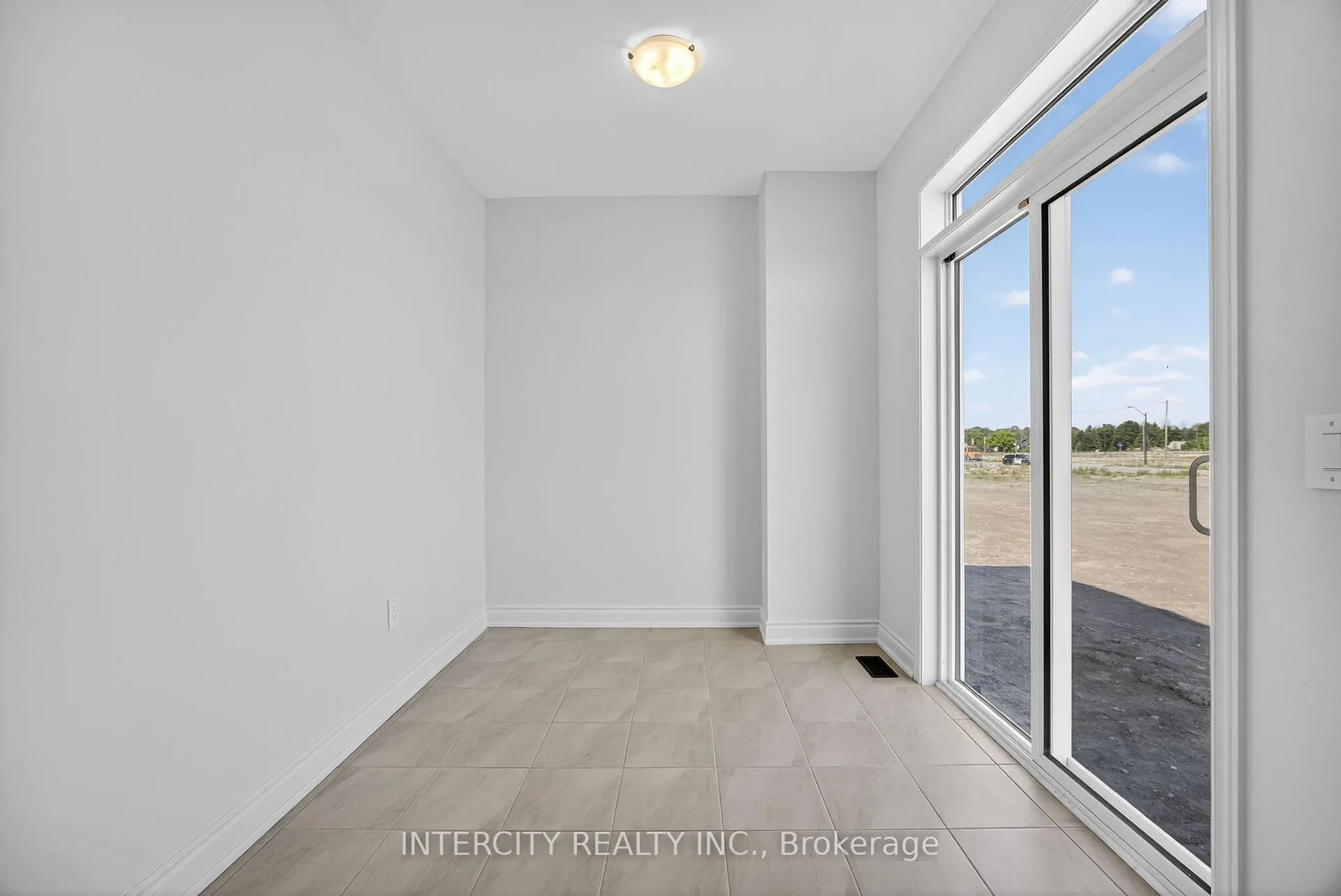 Photo 14 of 17 Avalon Drive, Wasaga Beach — HOMEH