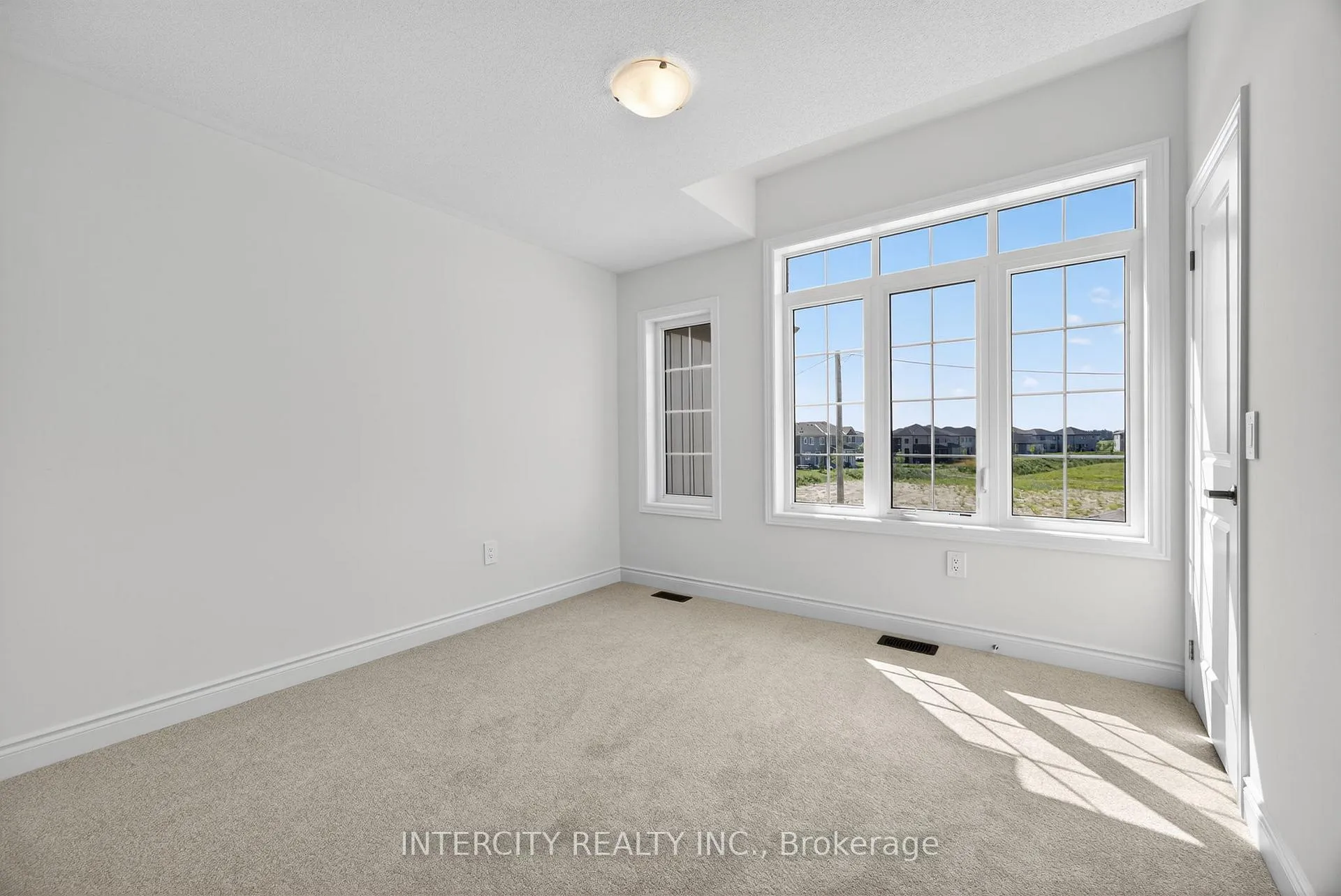 Photo 18 of 17 Avalon Drive, Wasaga Beach — HOMEH
