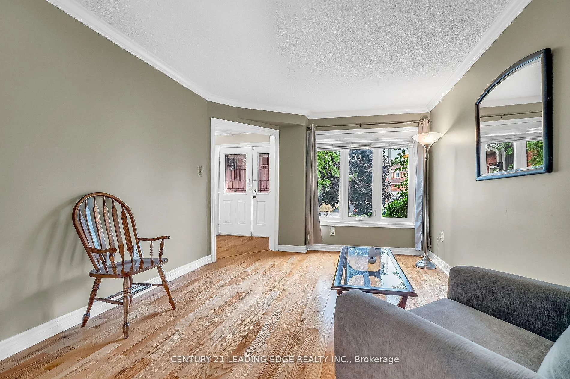 Photo 9 of 21 Brushwood Crescent, Barrie, Bayshore — HOMEH