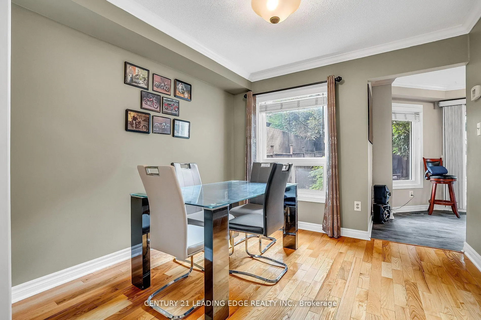 Photo 10 of 21 Brushwood Crescent, Barrie, Bayshore — HOMEH
