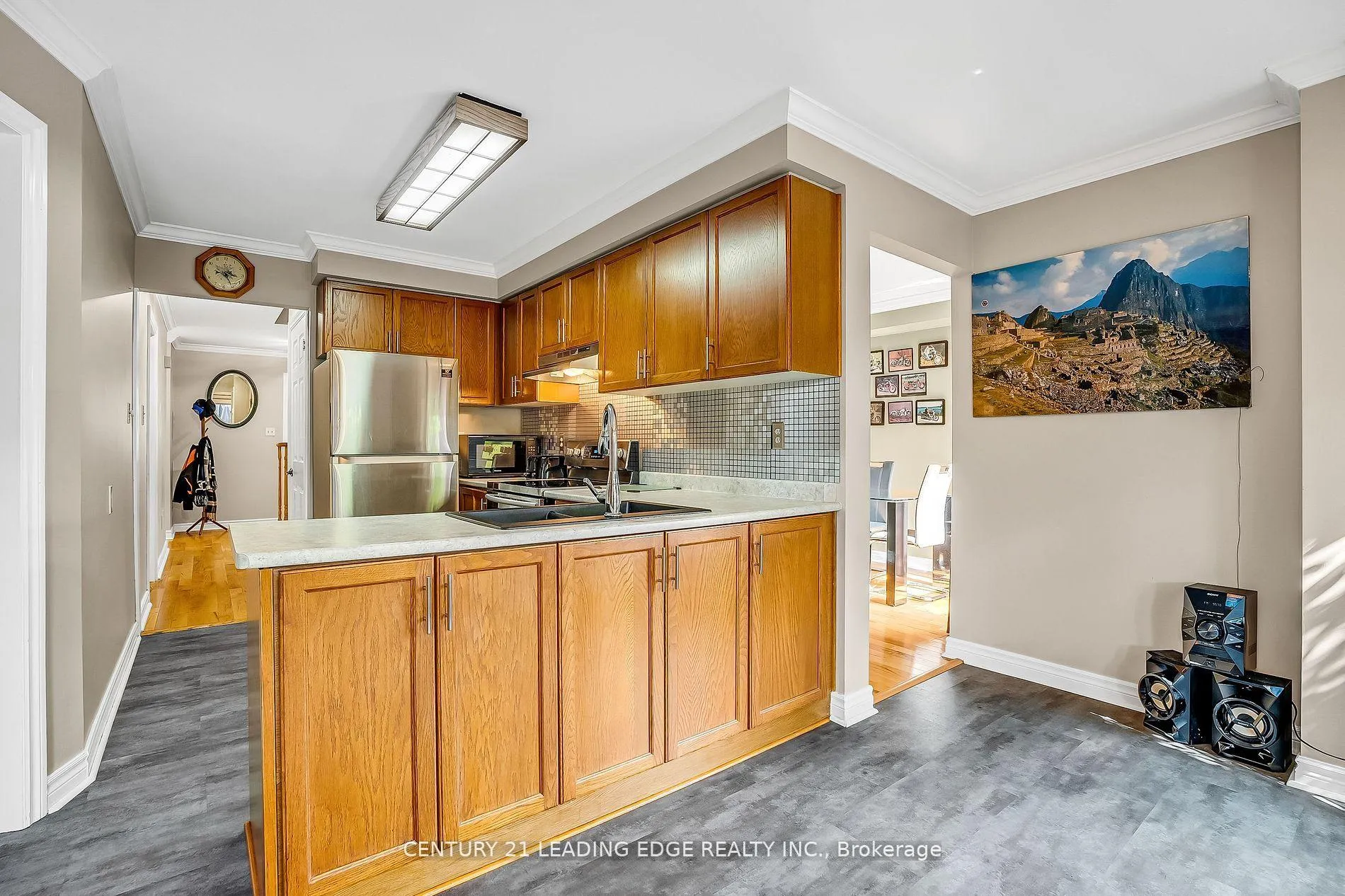 Photo 13 of 21 Brushwood Crescent, Barrie, Bayshore — HOMEH