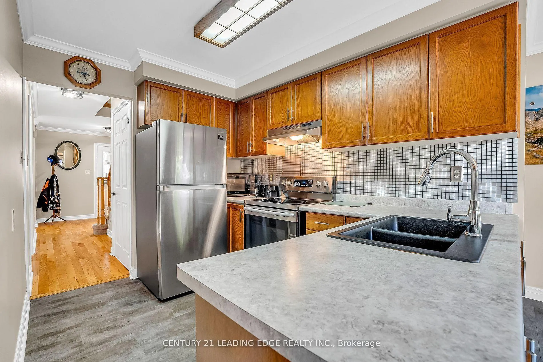 Photo 14 of 21 Brushwood Crescent, Barrie, Bayshore — HOMEH