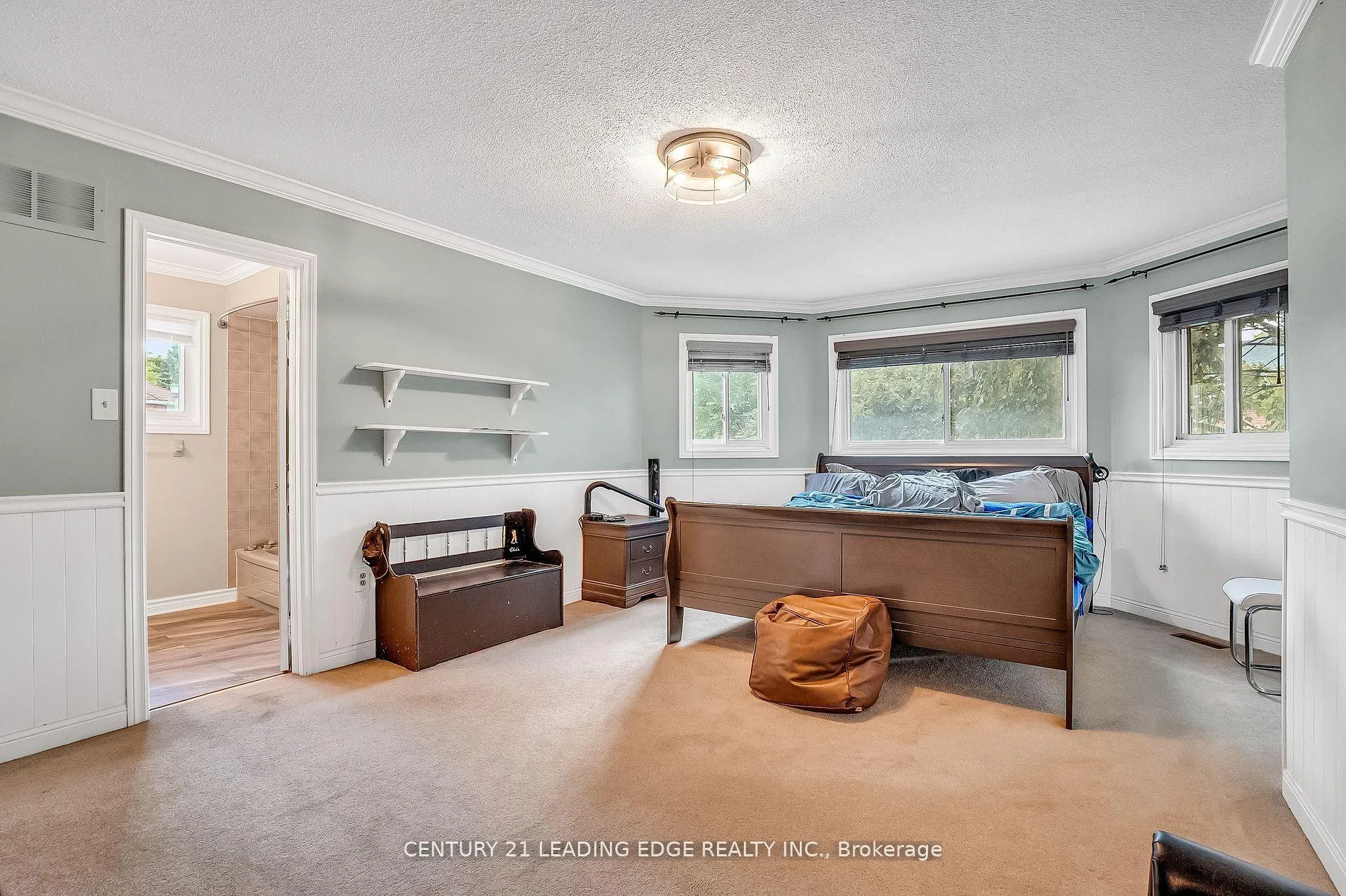 Photo 23 of 21 Brushwood Crescent, Barrie, Bayshore — HOMEH
