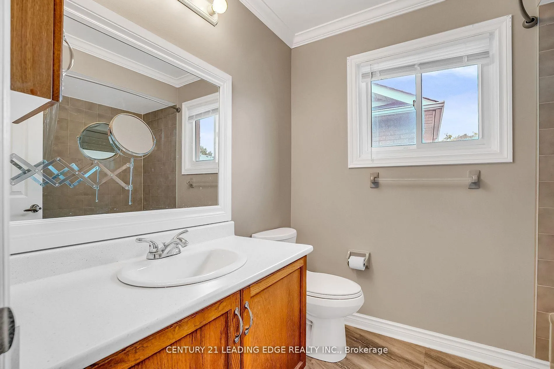 Photo 27 of 21 Brushwood Crescent, Barrie, Bayshore — HOMEH