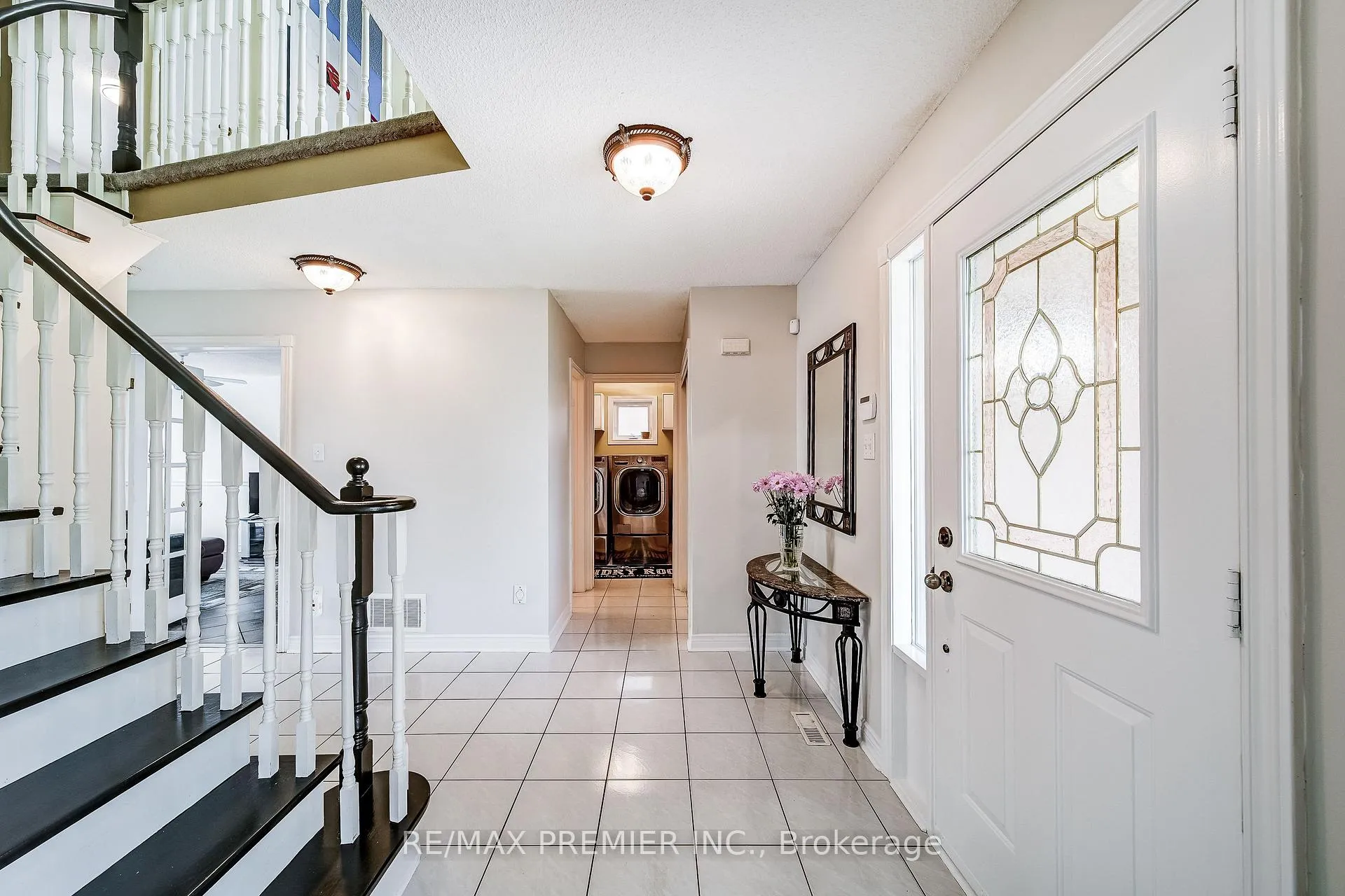 Photo 3 of 21 Berrydown Drive, Caledon, Bolton East — HOMEH