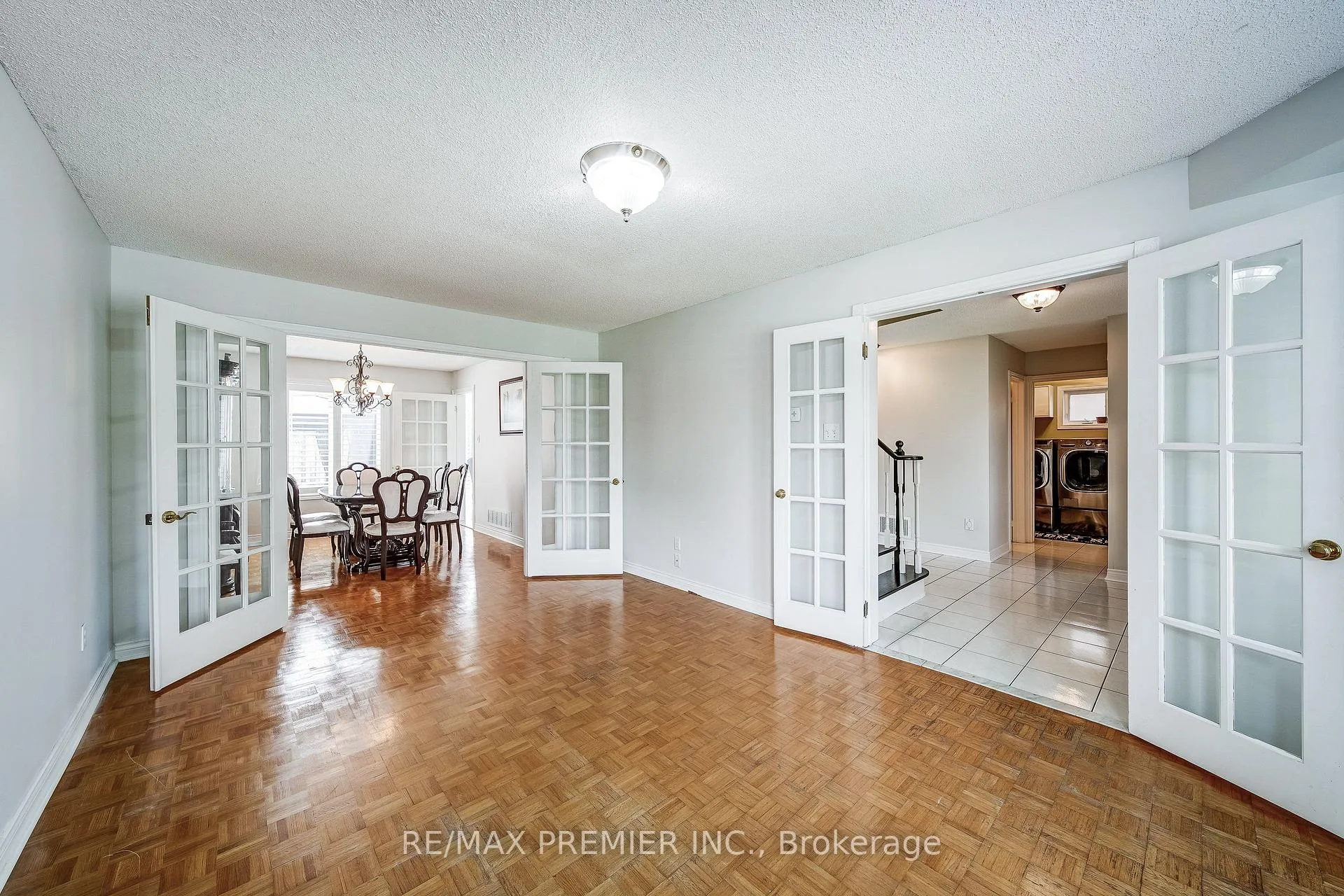 Photo 8 of 21 Berrydown Drive, Caledon, Bolton East — HOMEH