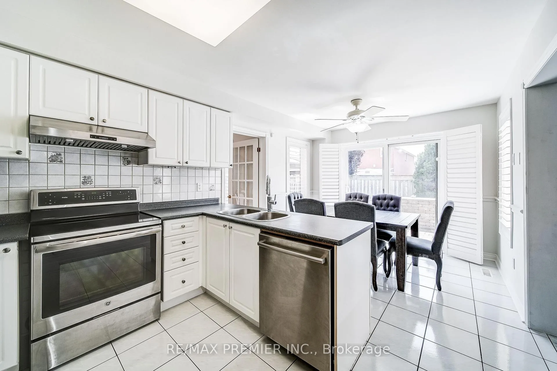 Photo 15 of 21 Berrydown Drive, Caledon, Bolton East — HOMEH