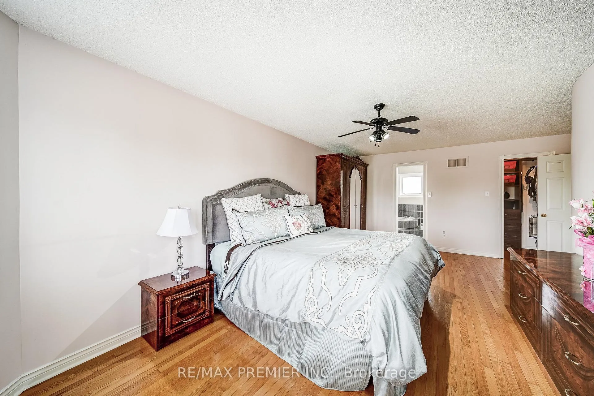 Photo 23 of 21 Berrydown Drive, Caledon, Bolton East — HOMEH